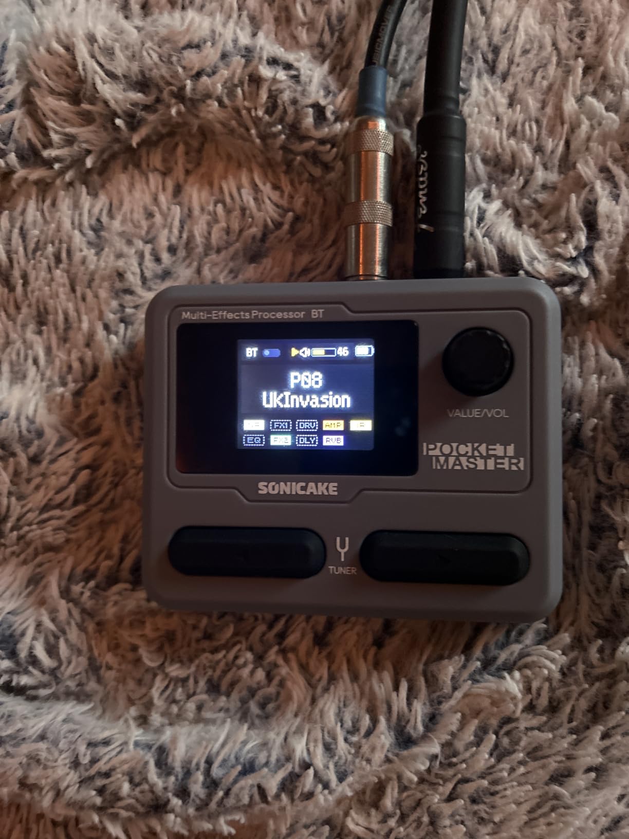 SONICAKE Pocket Master-Portable Multi Effects Pedal, 100+ Built-in Guitar/Bass/Acoustic Effects, Amp Modeling, IR Cabinets Simulation, Stereo OTG USB Audio Interface, Rechargeable Guitar Pedal (Black) customer photo 2