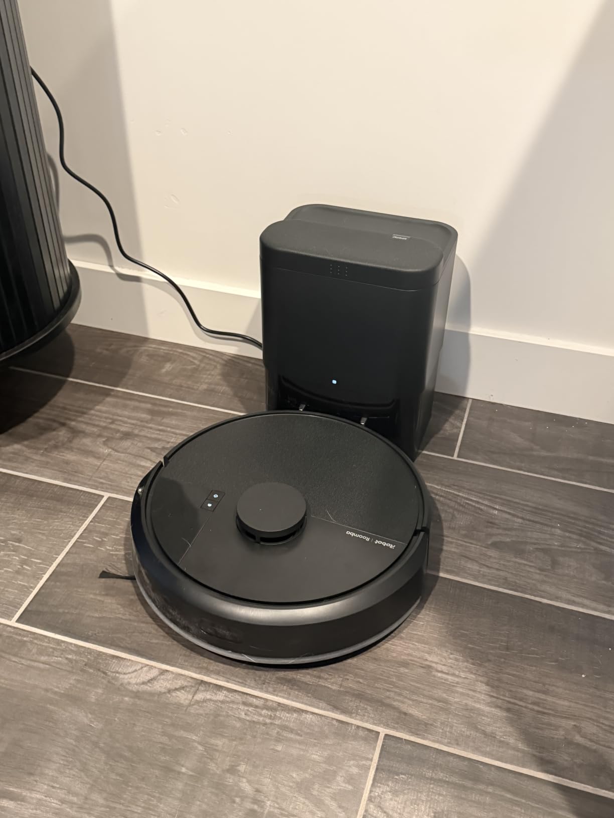 iRobot Roomba 104 2in1 Vacuum & Mop Robot - Self-Empties for 75 Days, Intense Power-Lifting Suction, Vacuums All Floors, Ideal for Pet Hair, LiDAR Smart Navigation Mapping, Mops Hard Floors customer photo 2