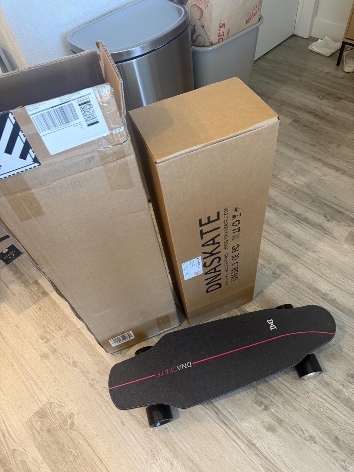 M8 Electric Skateboard with Remote, 15Mph Top Speed,9Miles Range,400 Hub-Motor, Skateboard for Adults &Teens customer photo 1