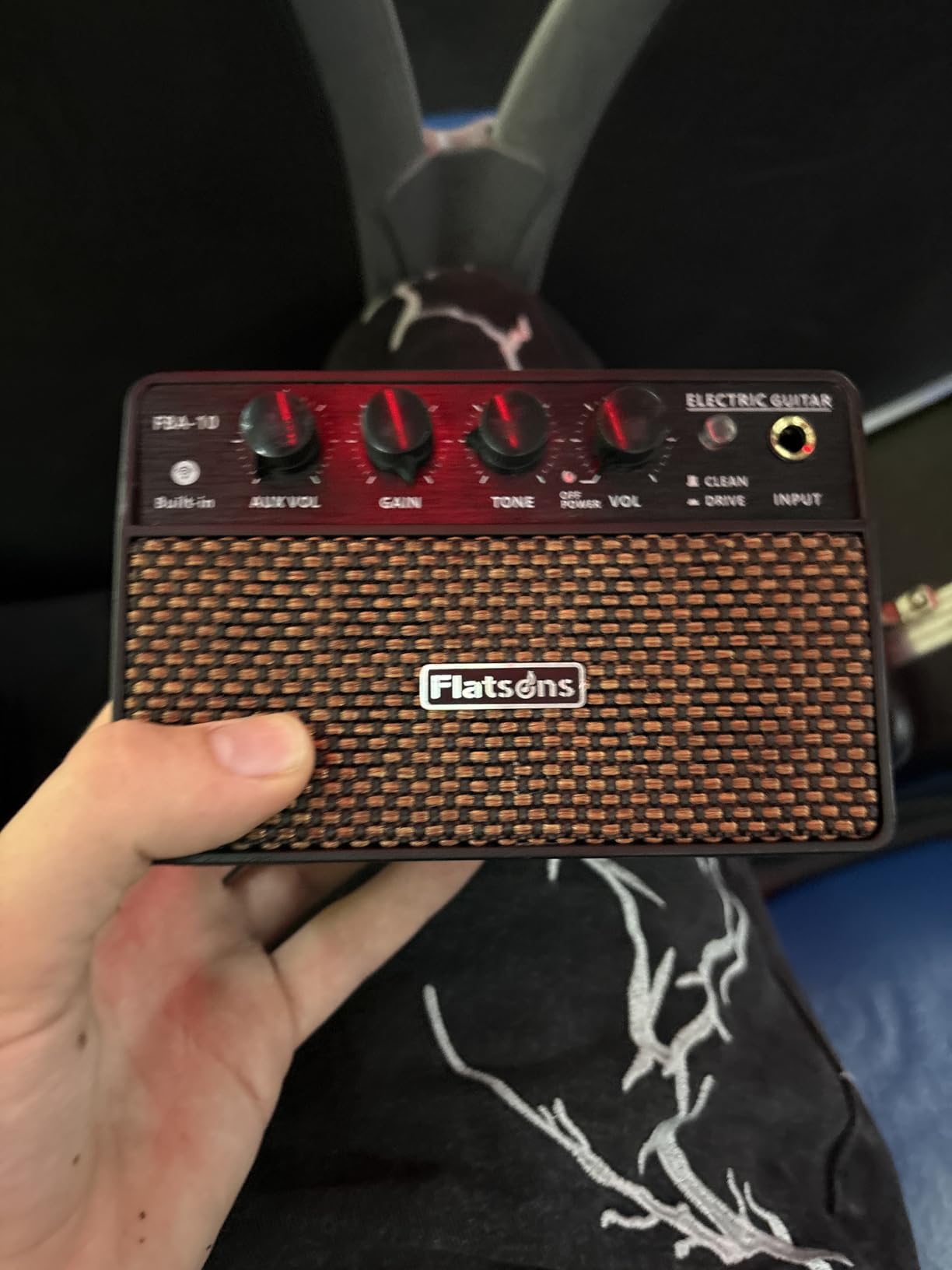 10W Mini Guitar Amp,Rechargeable Electric Guitar Amplifier customer photo 2
