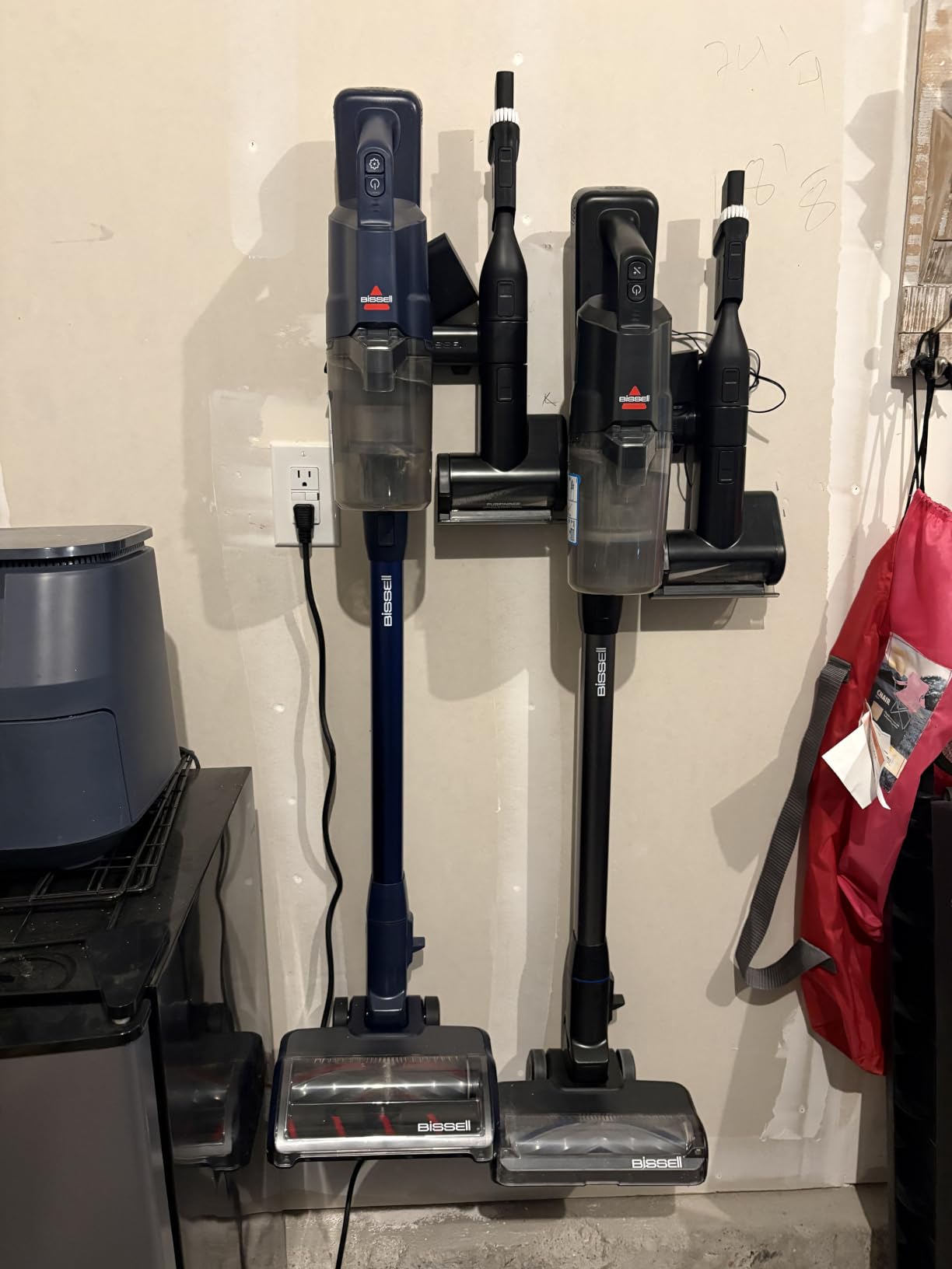 Bissell PowerClean FurGuard 280W Self-Standing Cordless Vacuum, 4039 customer photo 2