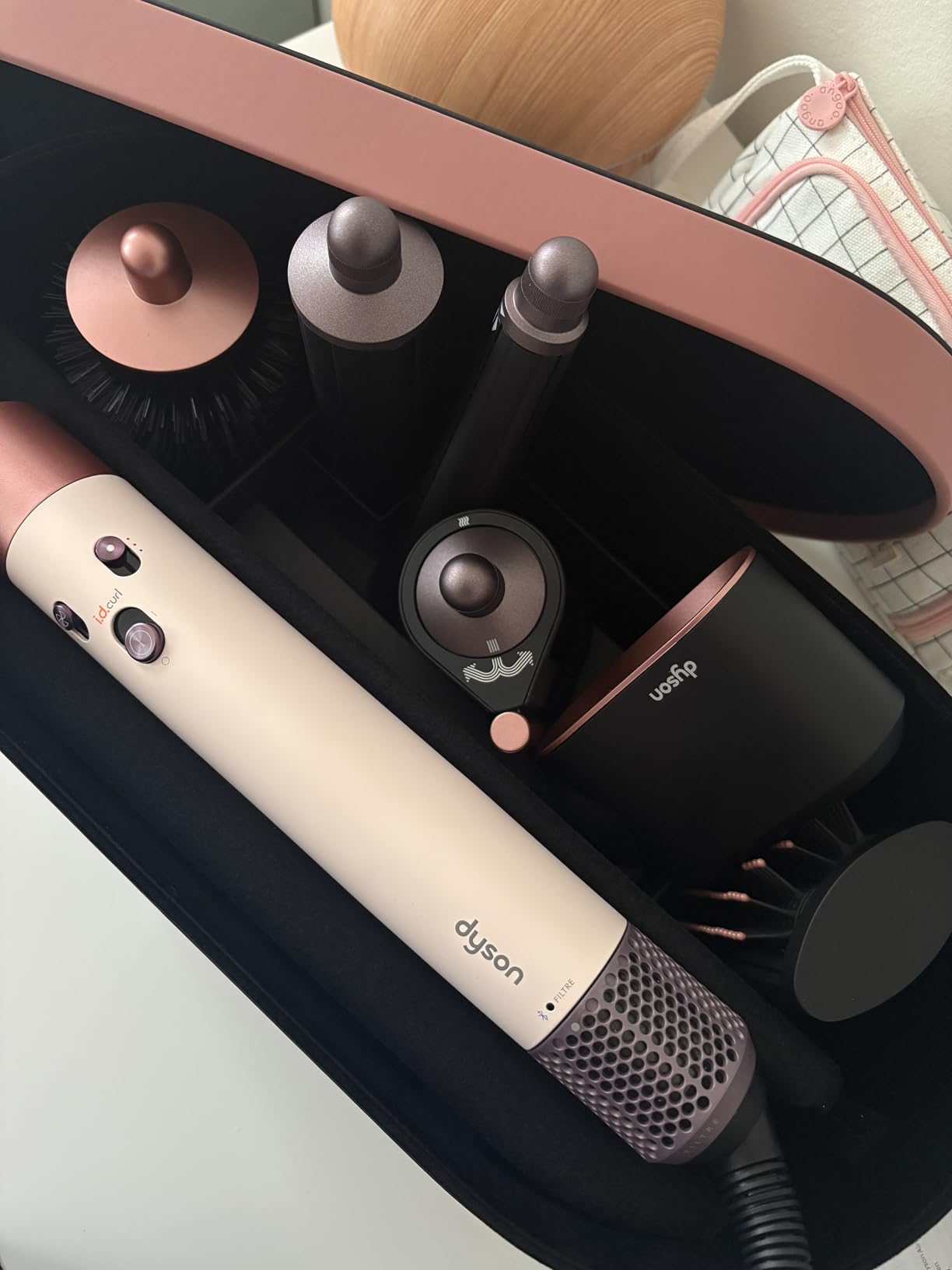 Dyson Airwrap i.d.™ Multi-Styler, Allure Winner, Bluetooth Connected, No Heat Damage, 6-in-1 Versatility, Intelligent Hair Styler customer photo 2