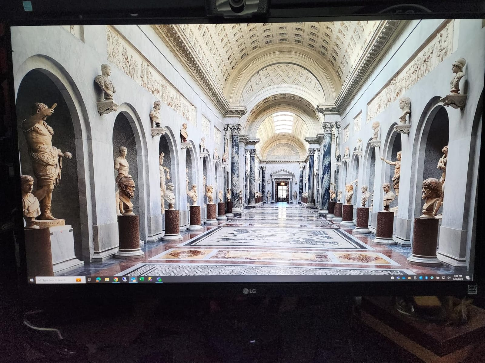 LG 27UP650K-W 27-inch Ultrafine 4K UHD (3840 x 2160) IPS Computer Monitor, 60Hz, 5ms, DisplayHDR 400, Reader Mode, Flicker Safe, HDMI, DisplayPort, Tilt/Height/Pivot Adjustable Stand, White customer photo 1
