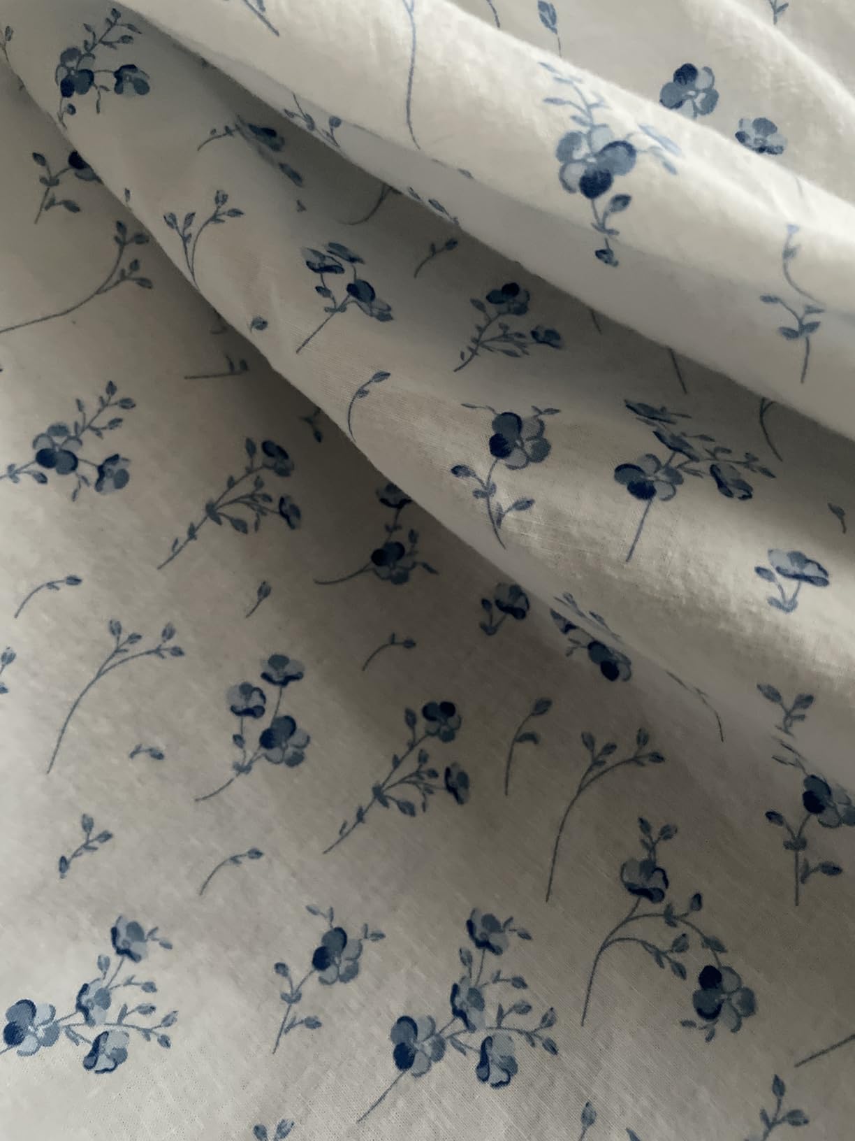 Casa Platino Queen Sheets Set –100% Cotton Queen Sheets with 4 Pillowcases, Lightweight Feel & Secure Fit, Crisp & Breathable Percale Weave with 15