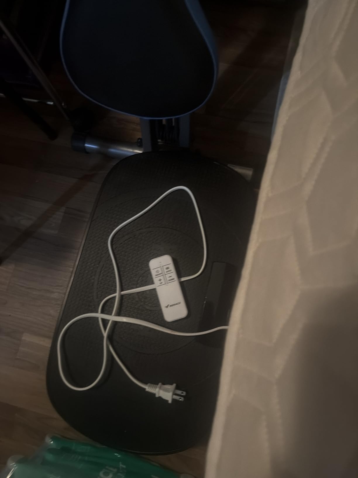 Merach CV30 Curved Vibration Plate Exercise Machine for Lymphatic Drainage customer photo 1