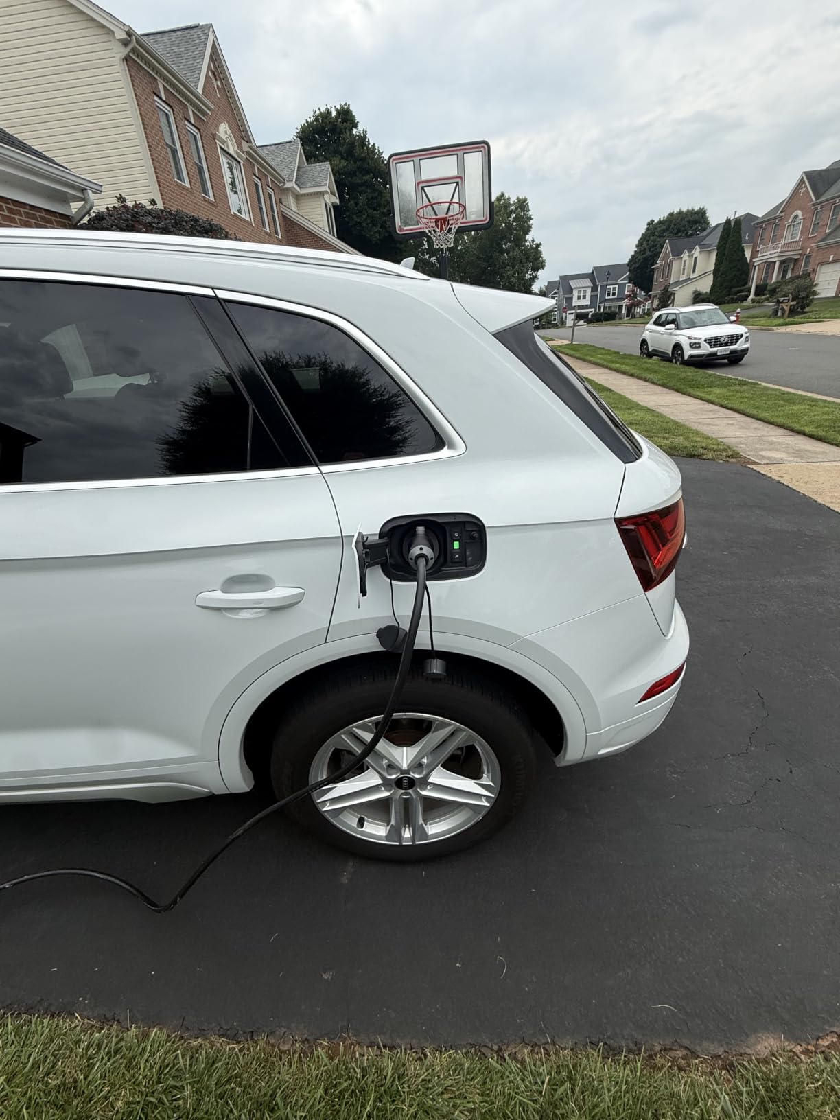 AIMILER Level 2 Electric Vehicle (EV) Charger(WiFi APP/Plug-Play), 40A, 25ft Cable ETL Certified, 220V-240V NEMA 14-50P Plug EVSE w/ J1772 Connector, Portable EV Car Charging Stations (Jet) customer photo 2