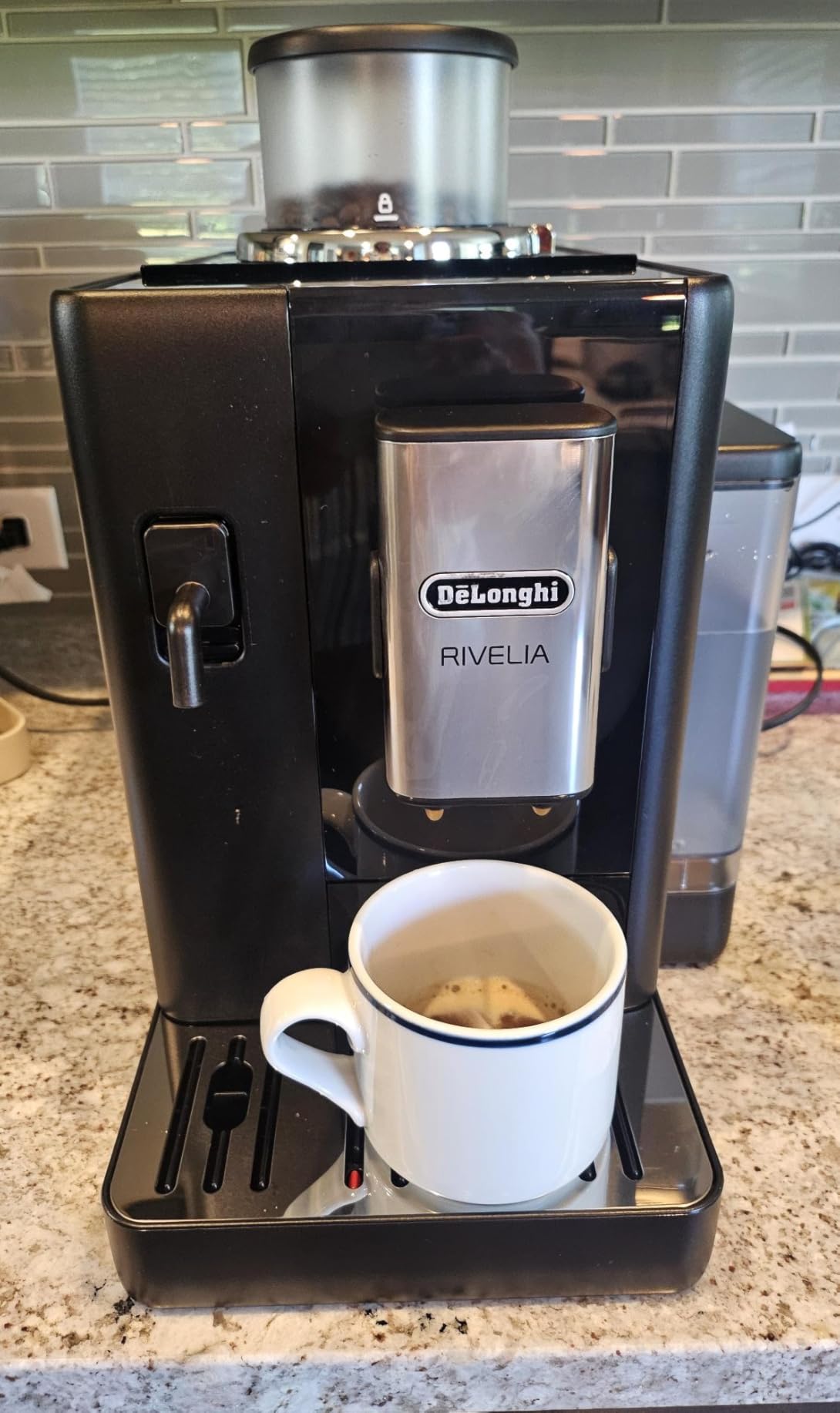 De'Longhi Rivelia Automatic Espresso Machine, Milk Frother, Black customer photo 2