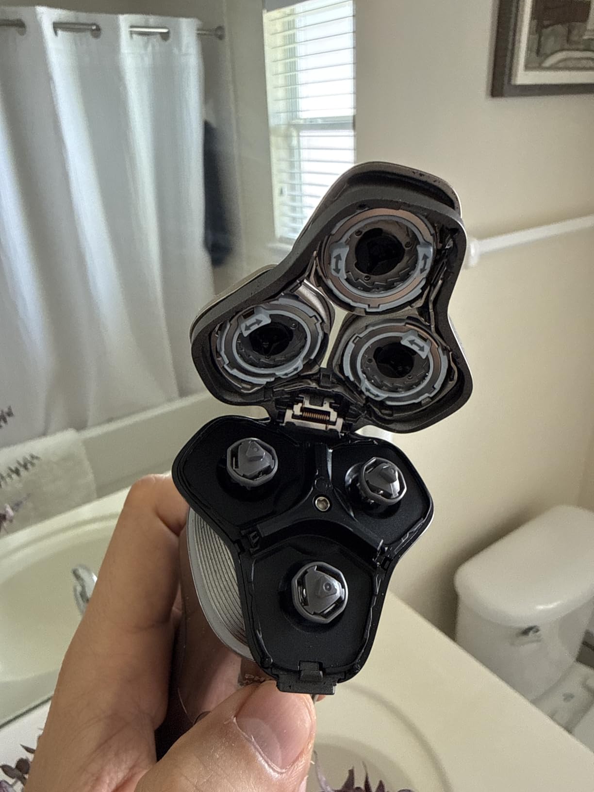 Philips Norelco i9000 Prestige Ultra Electric Shaver, Dark Slate customer photo 2