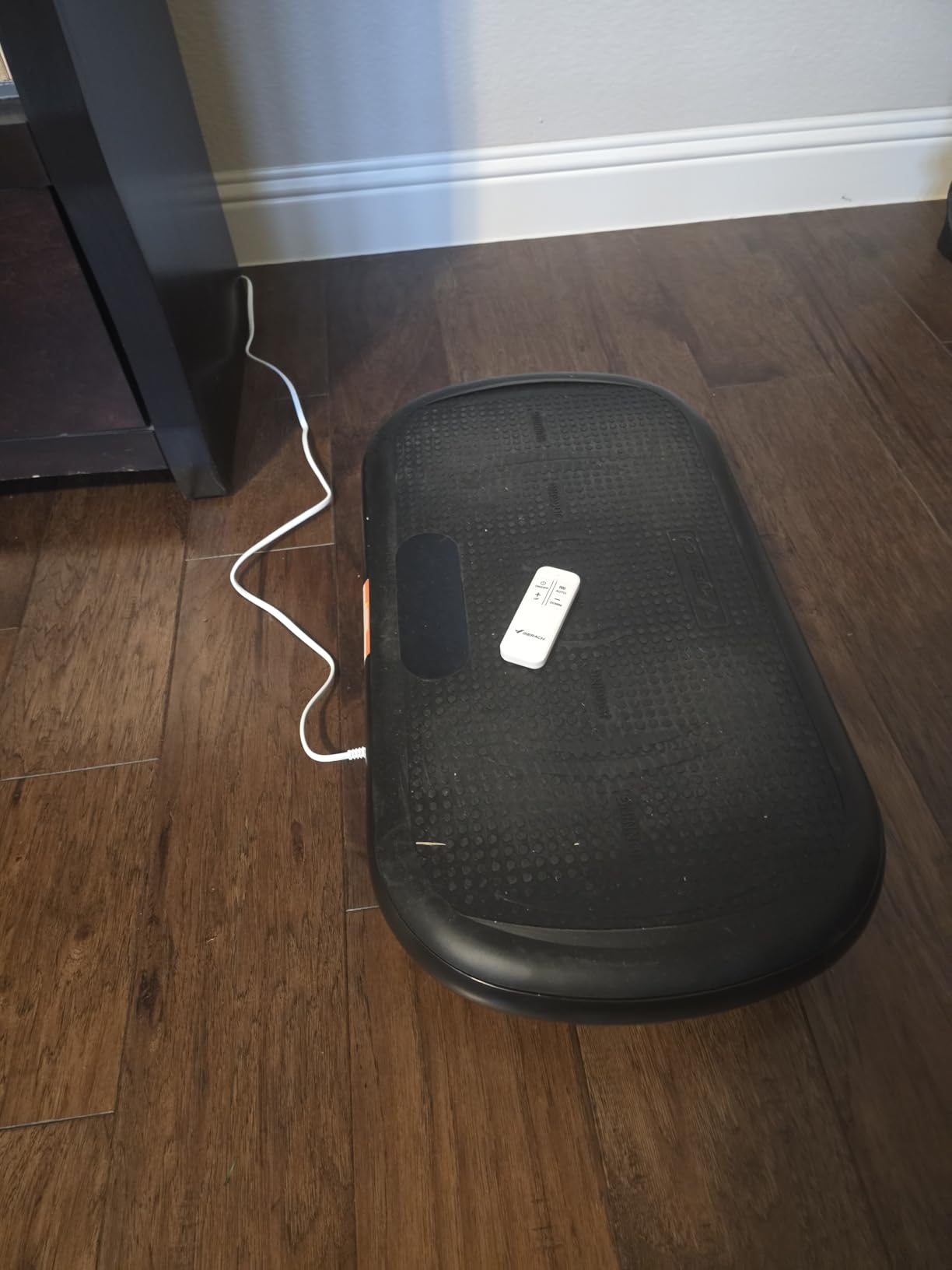 Merach CV40 Curved Vibration Plate Exercise Machine with 440lbs Capacity customer photo 2