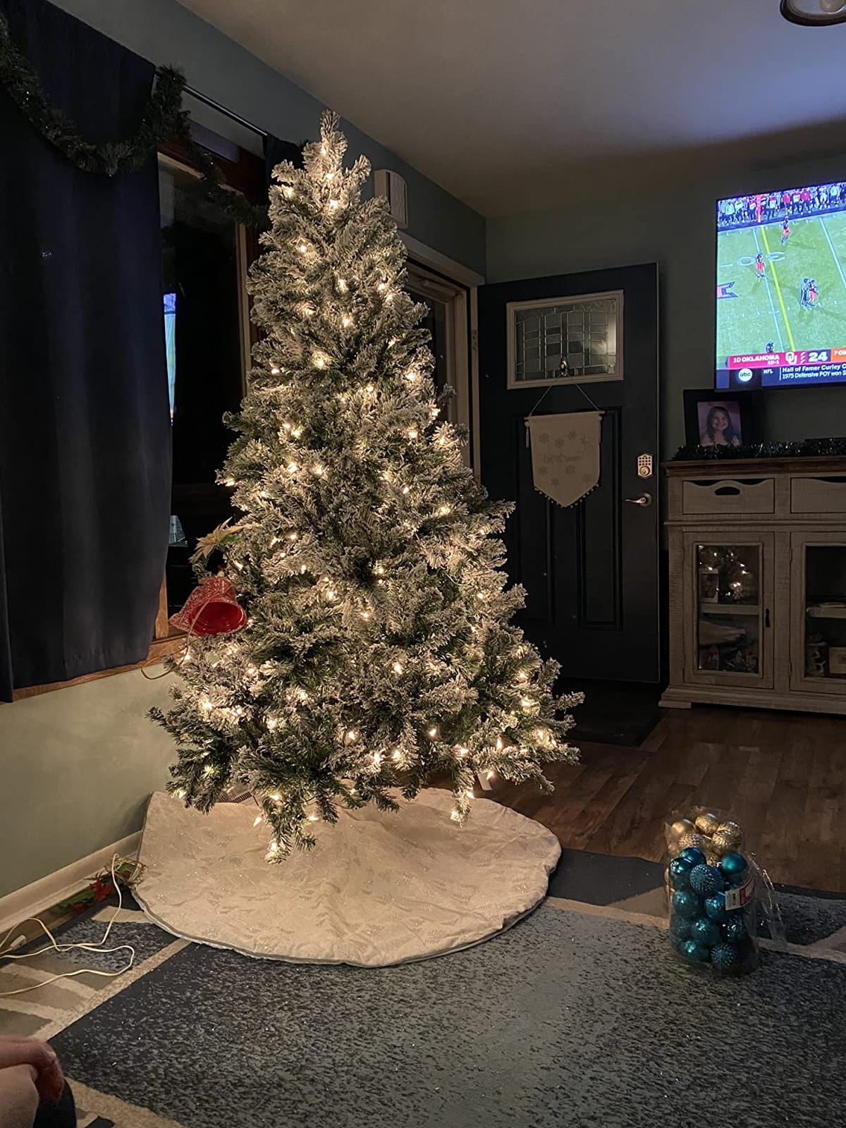 OasisCraft 6ft Snow Flocked Pencil Christmas Tree with Remote, Colored LED Lights, Pre-Lit Slim Artificial Skinny Xmas Tree for Porch, Indoor Outdoor Home Decor customer photo 2