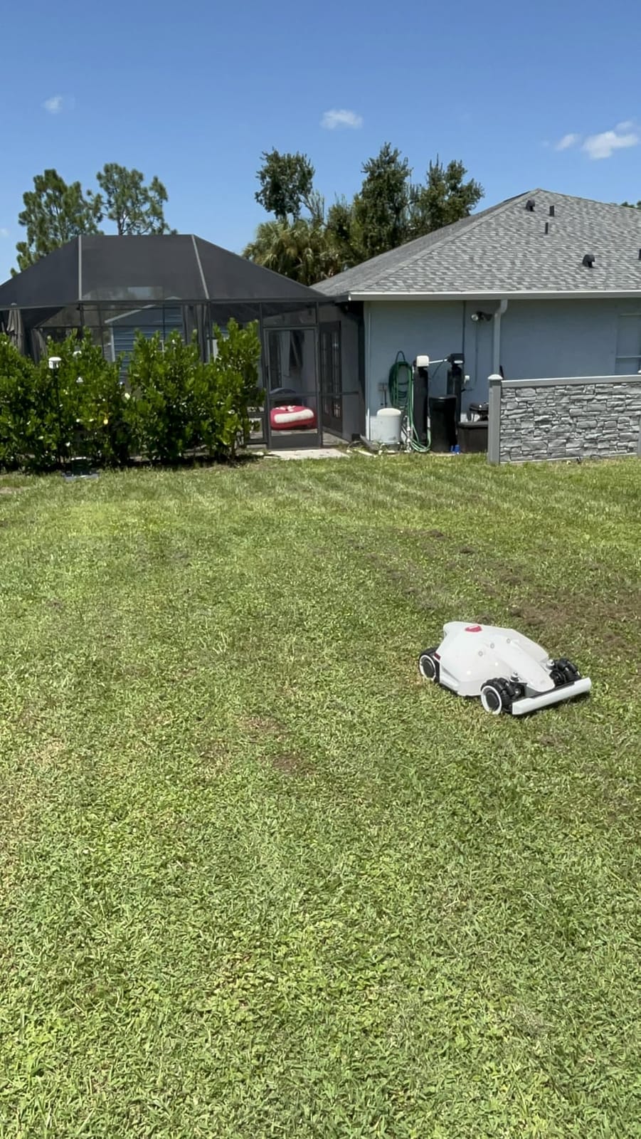 (2026 NEW) Mammotion LUBA mini 2 AWD 1500H Robot Lawn Mower with Garage, for 0.37 Acres, 360° LiDAR+Dual-Camera AI Vision, 80% Slope, DropMow, 20 Multi-Zone Management customer photo 1
