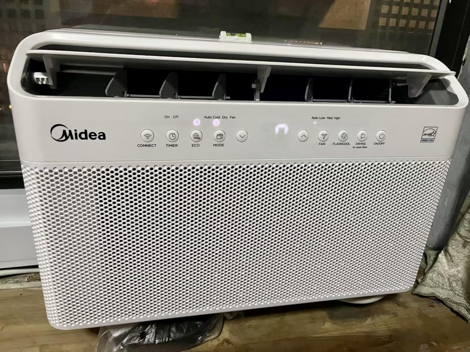 Midea 10,000 BTU U-Shaped Smart Inverter Window AC, Cools 450 Sq Ft, Ultra Quiet, Alexa/Google Compatible, 35% Energy Savings customer photo 2