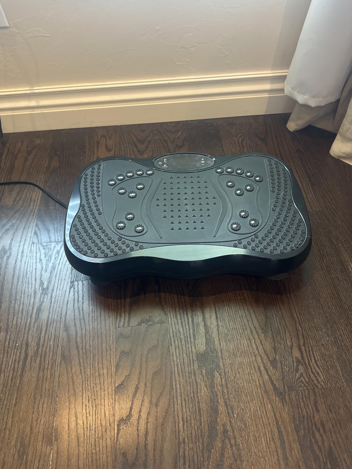Vibration Plate Exercise Machine, 130 Levels Full Body Workout Vibrating Plate for Lymphatic Drainage Weight Loss, 450 Lbs Capacity Shake Platform with Bluetooth for Women Men customer photo 1