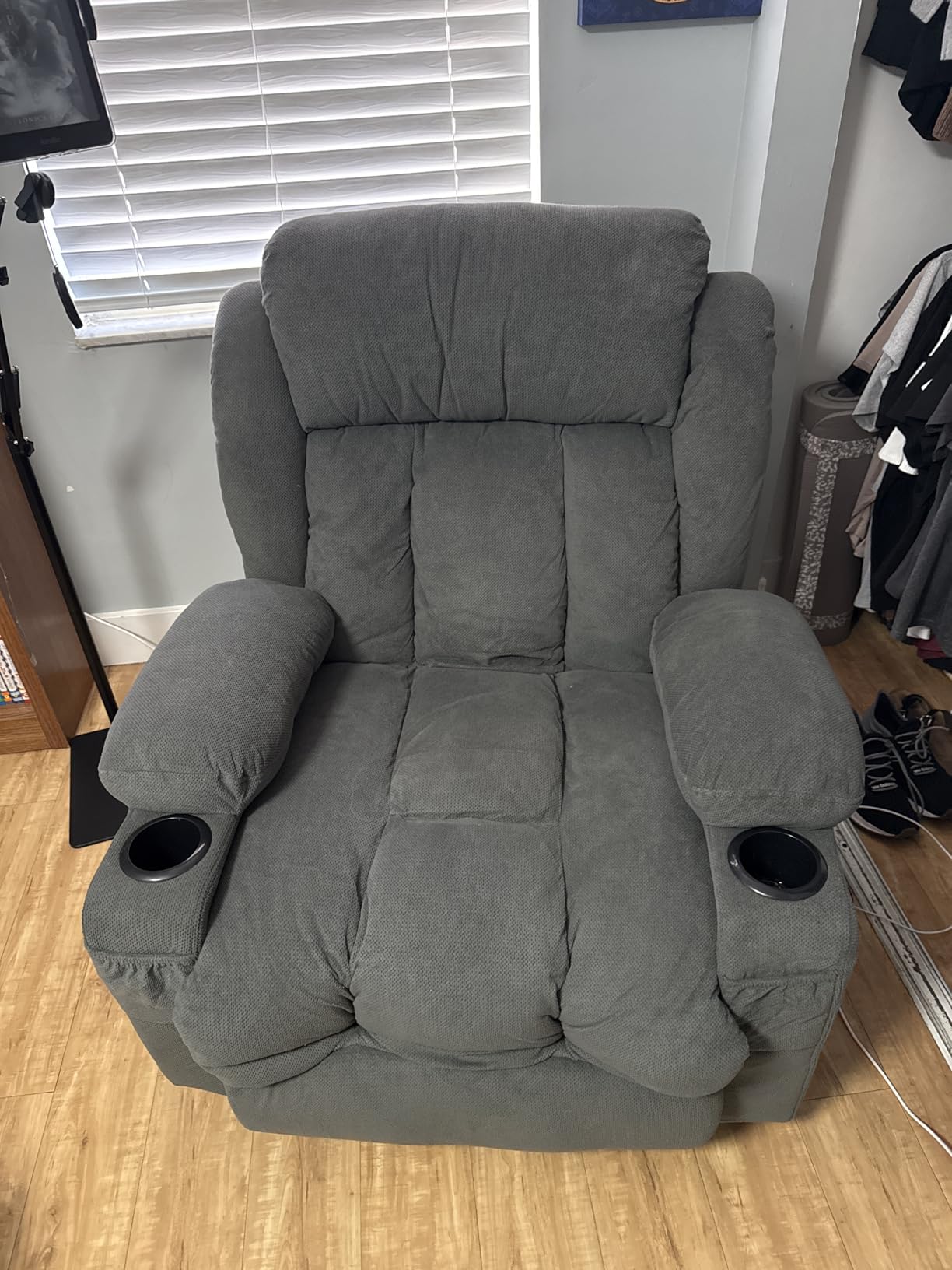 MAHOMICO Power Lift Recliner Chair for Elderly with Vibration Massage and Lumbar Heating,Electric Lift Recliner Single Sofa with Side Pocket,Two Cup Holders and USB Charge Port for Living Room customer photo 1
