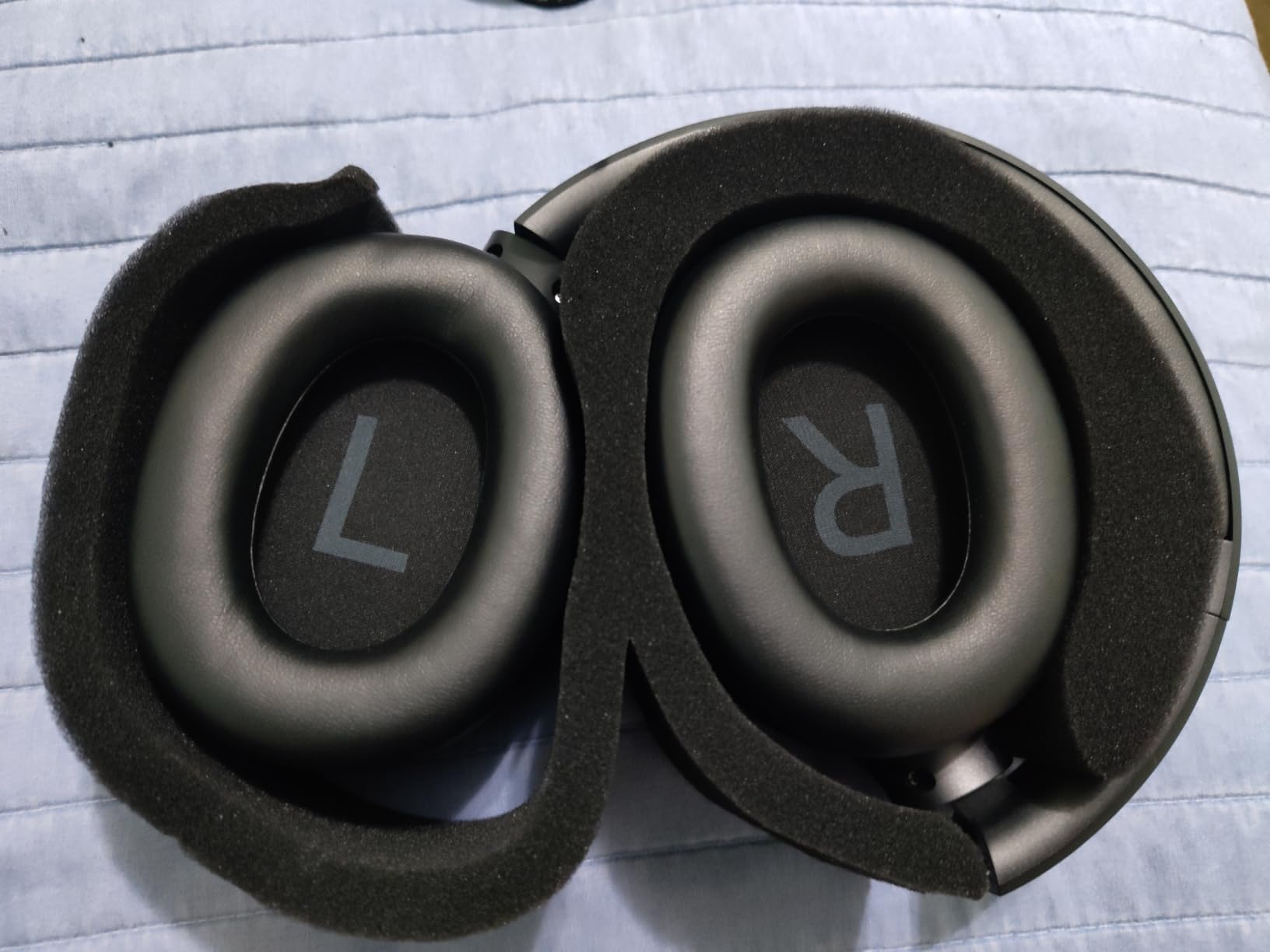 TOZO HT3 Hybrid Noise Cancelling Wireless Headphones, 90H Over Ear Headset customer photo 2