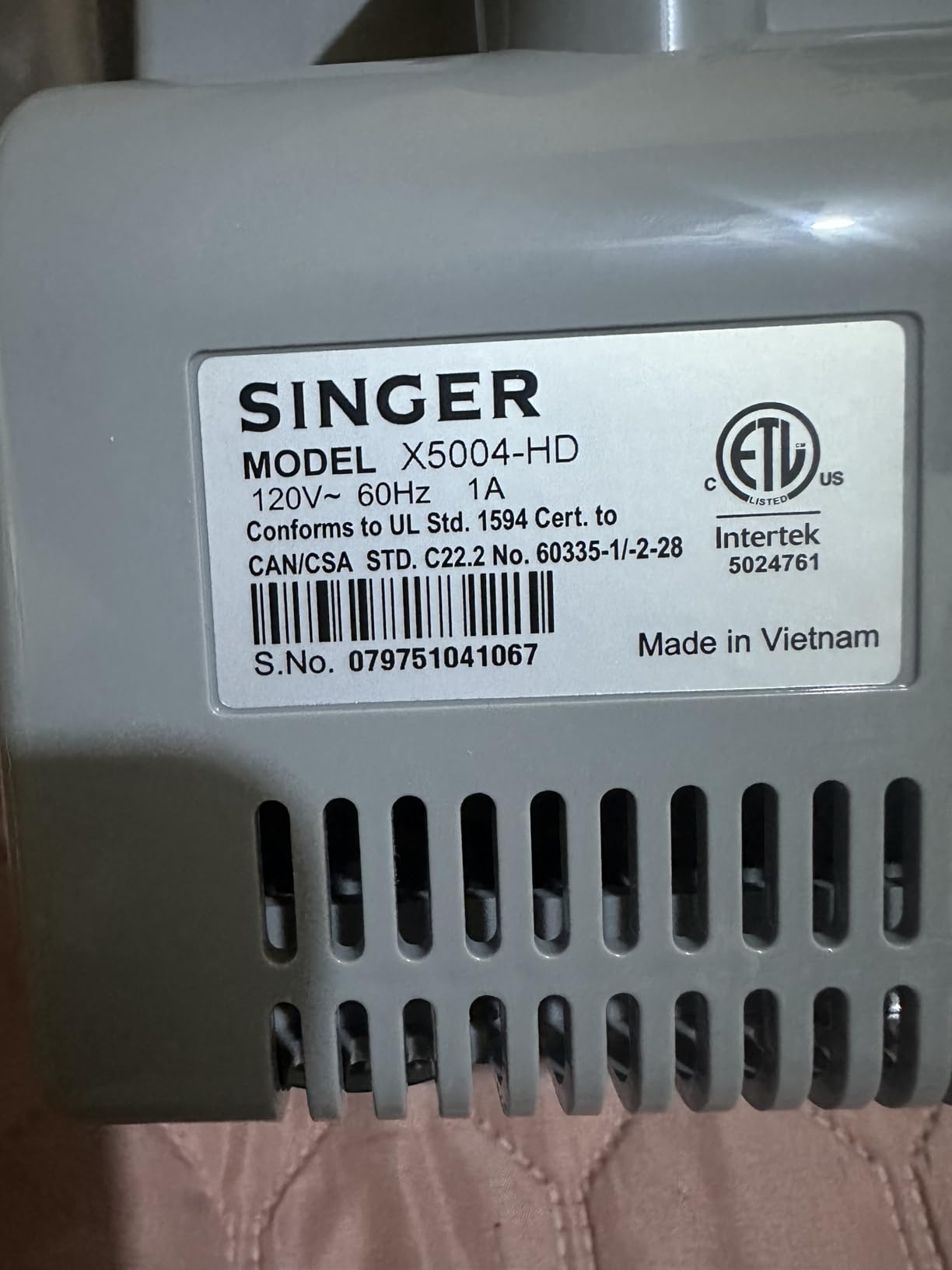 SINGER® HD0500S Heavy Duty Serger Overlock Machine, 2-3-4 Thread, Black customer photo 2