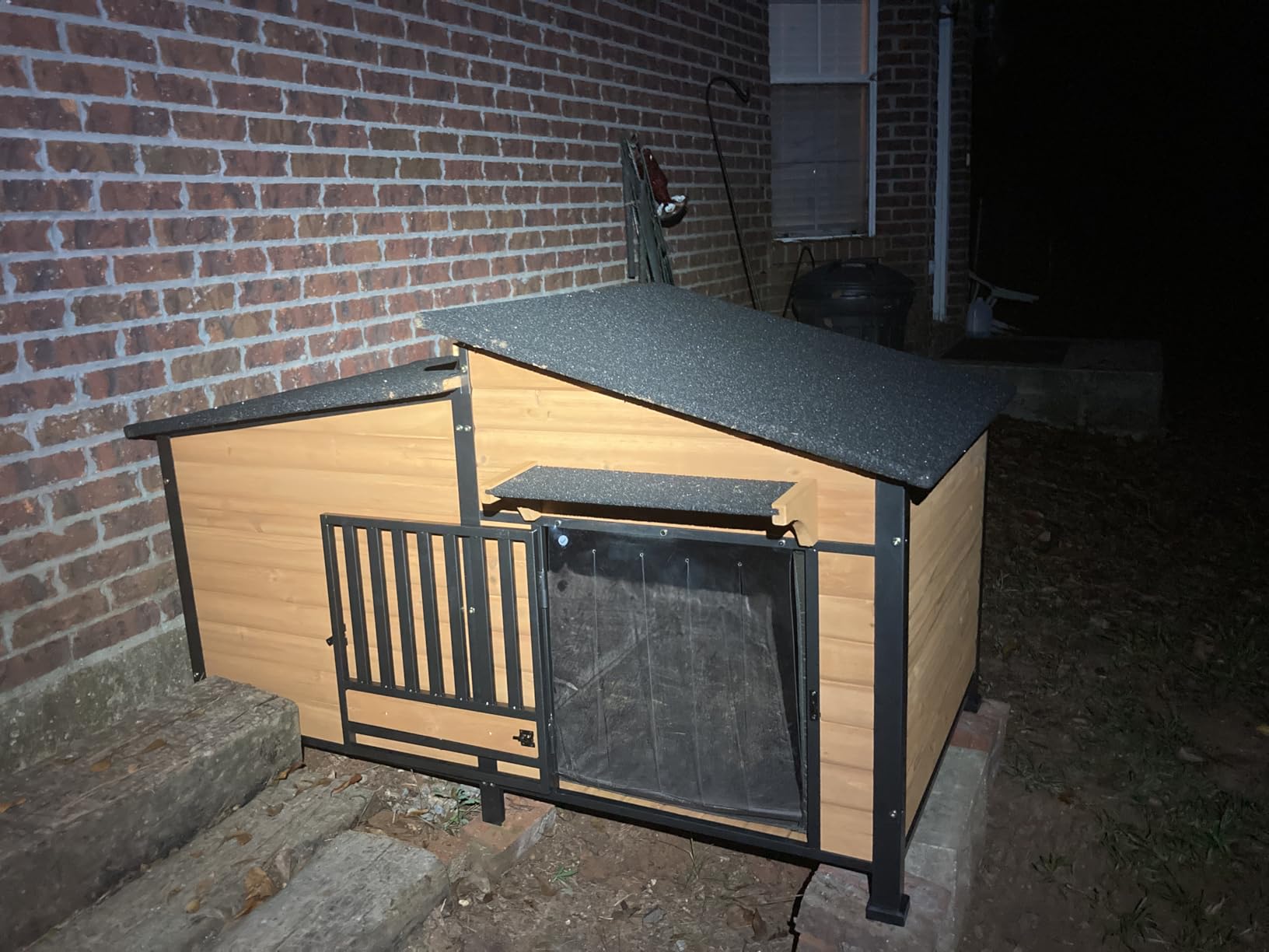 GUTINNEEN Extra Large Heated Dog House Insulated Dog Kennel Weatherproof Dog Shelter with Safe Heating Pad, Chew-Proof Metal Frame, Rotatable Spill-Proof Bowl for Large Dog Breeds, 60
