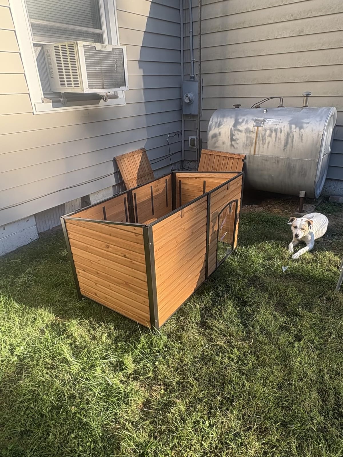 GUTINNEEN Large Outdoor Insulated Dog House Weatherproof Dog Kennel Indestructible Dog Shelter with Chew-Proof Full Metal Frame, Openable Roof for Small to Large Dog Breeds (33.5