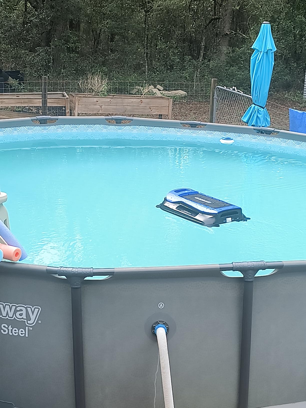 24/7 Solar Powered Automatic Electric Pool Skimmer Robot with APP Support Floating Surface Cleaner for Above Inground Pool,Auto Robotic Pool Skimmer with Efficient Solar Breeze(Blue) customer photo 1