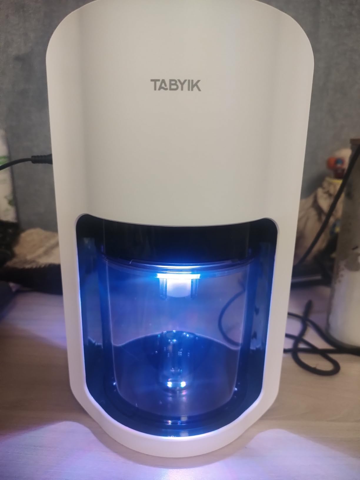 avylo Small Dehumidifier for Bedroom,162 Sq.Ft 42oz with Auto Shut Off customer photo 1