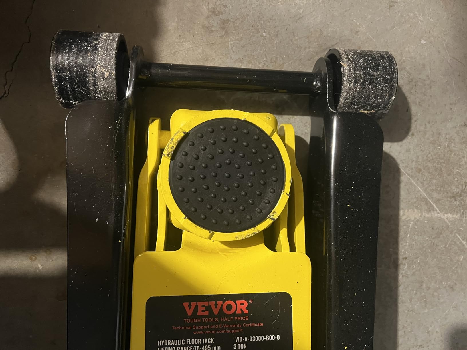 VEVOR Low Profile Floor Jack 3 Ton Aluminum and Steel Racing Floor Jack with Dual Pistons Quick Lift Pump, Hydraulic Trolley Car Lift for Sports Car, SUV, Pickup, Lifting Range 3.3