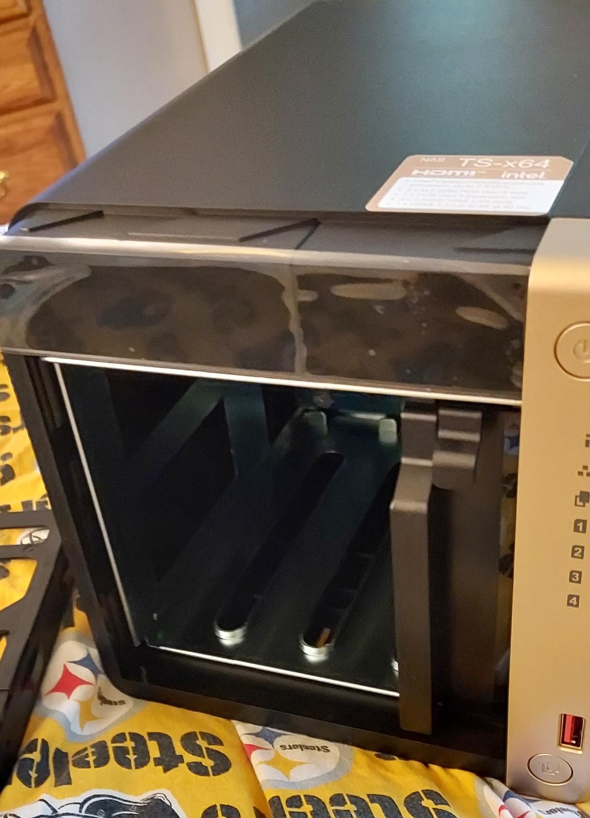 QNAP TS-464-8G-US 4 Bay Desktop NAS customer photo 1
