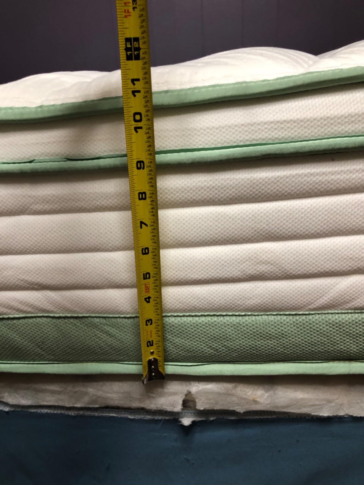 Novilla 12 Inch Queen Size Mattress, Hypoallergenic & Back Pain Relief, Hybrid Queen Mattresses in a Box with Smarts Coils, Fiberglass Free CertiPUR-US Certified Colchones No Box Spring Needed customer photo 1