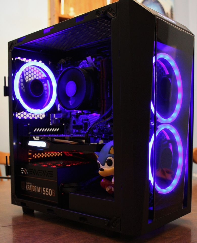 Skytech Gaming Azure 3 Gaming PC, Ryzen 7 9850X3D, RX 9070 XT customer photo 2