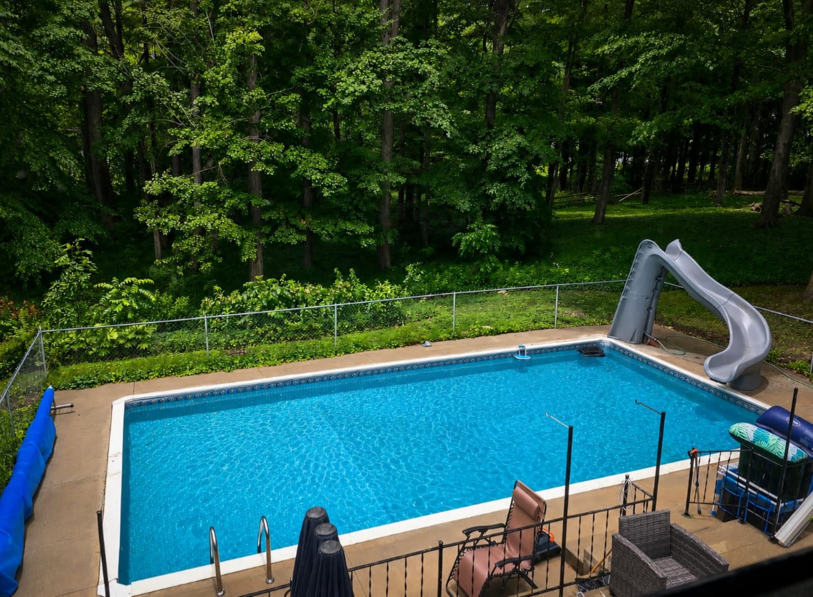 Beatbot iSkim Robotic Pool Surface Skimmer, 9L Basket, 24/7 Solar Cleaning, 28-Hour Runtime, Anti-Stranding Design for Pool Steps, Smart Obstacle Avoidance, Auto Return, APP Control - Navy Blue customer photo 2