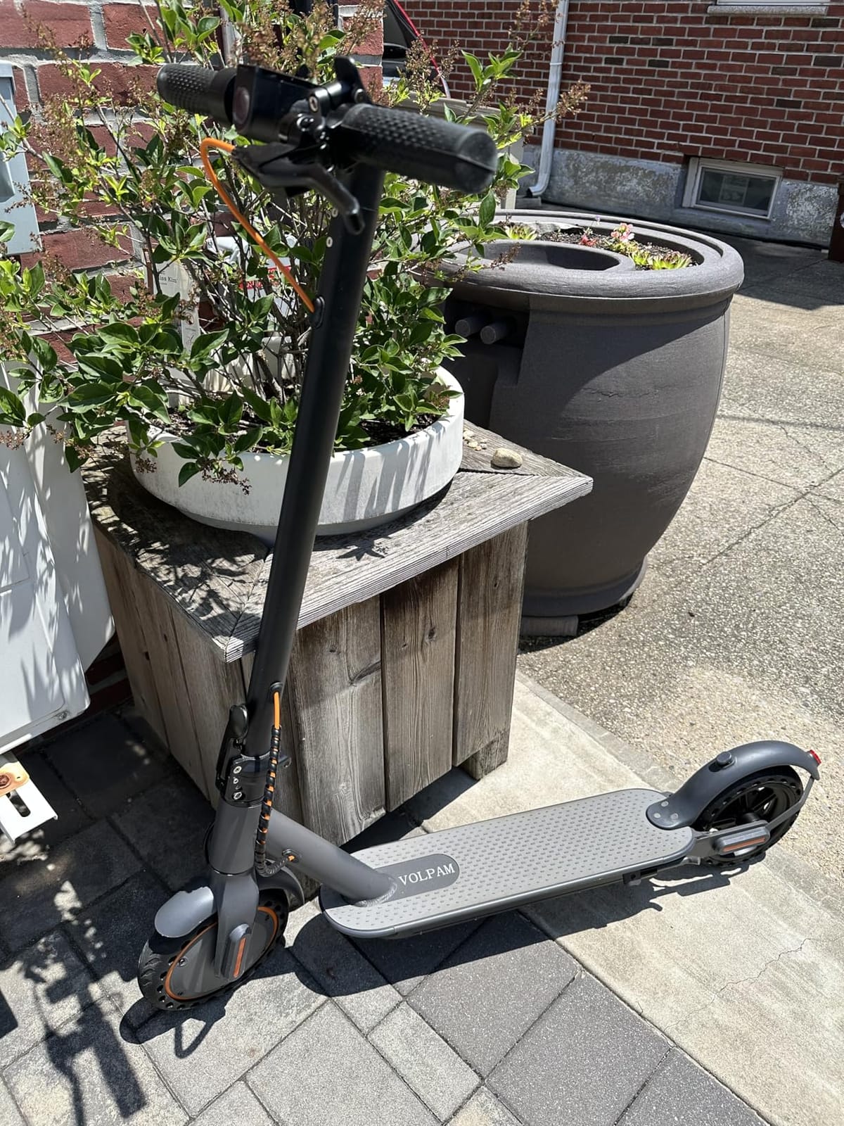 VOLPAM 10 Inches 500W Adult Electric Scooter with Dual Suspensions, Max 25Miles Long Range & 19 MPH Top Speed, Folding E Scooter Choice customer photo 1