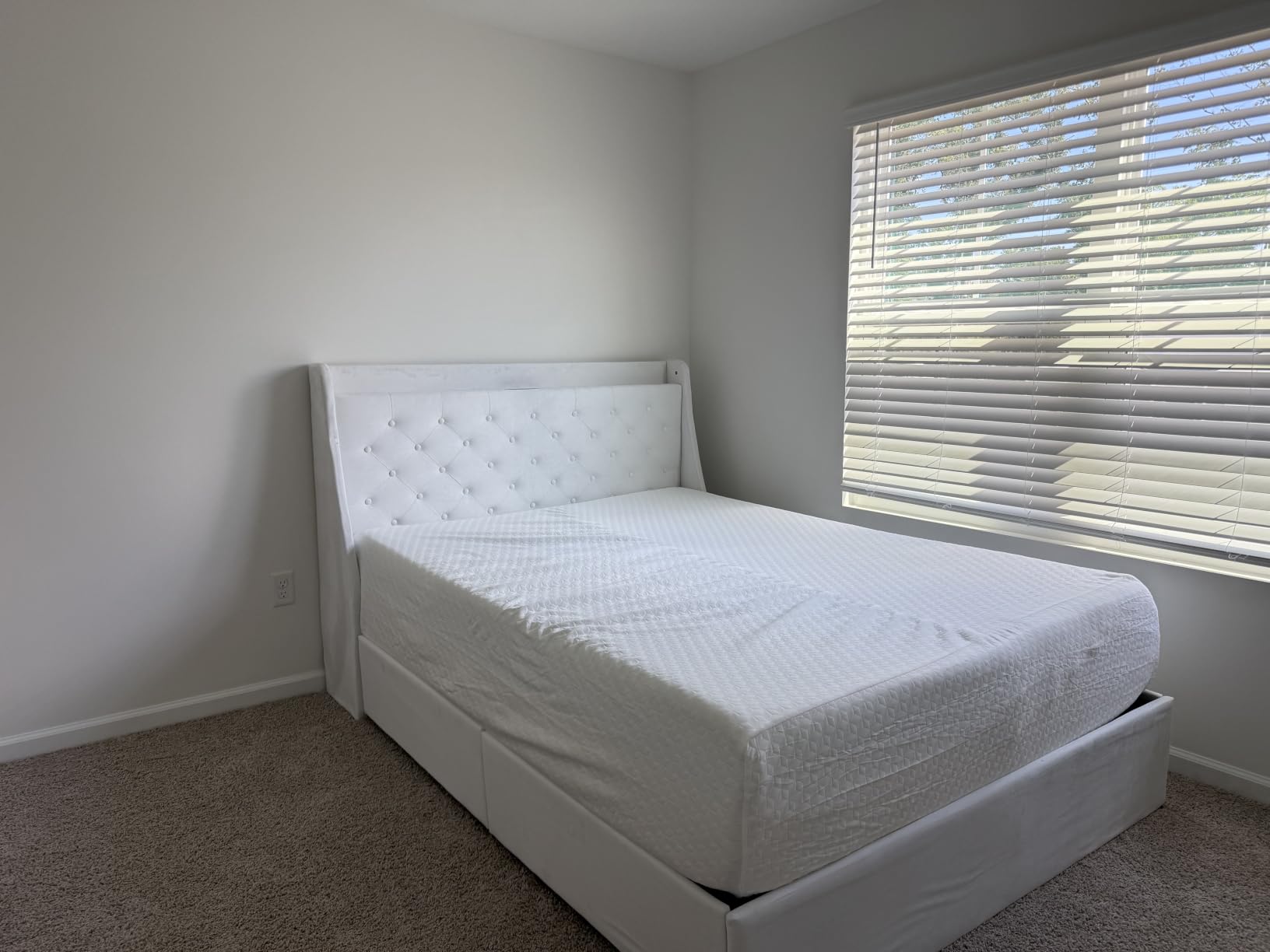 Novilla Queen Gel Memory Foam Mattress 12 Inch for Spinal Alignment customer photo 2