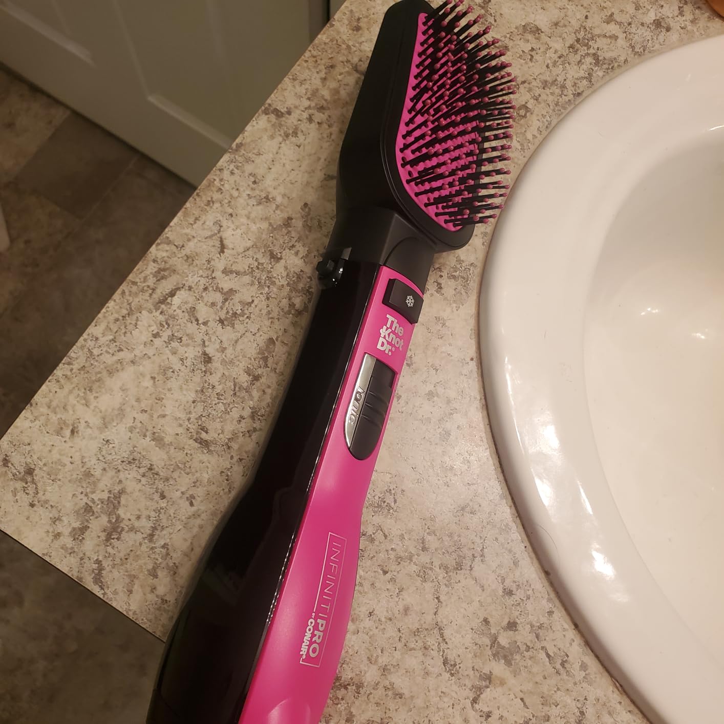 Conair All-in-One Hot Air Brush, Ionic Technology, Mixed Bristles, 1000W customer photo 1