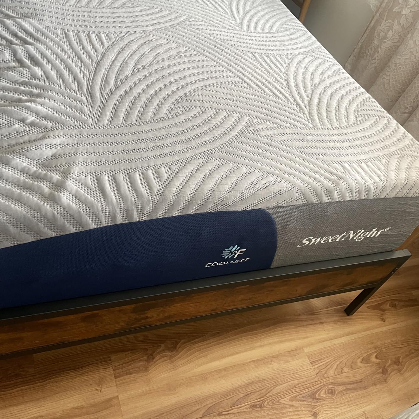 Sweetnight CoolNest Pro 14 in King Memory Foam Mattress, Advanced Cooling customer photo 1