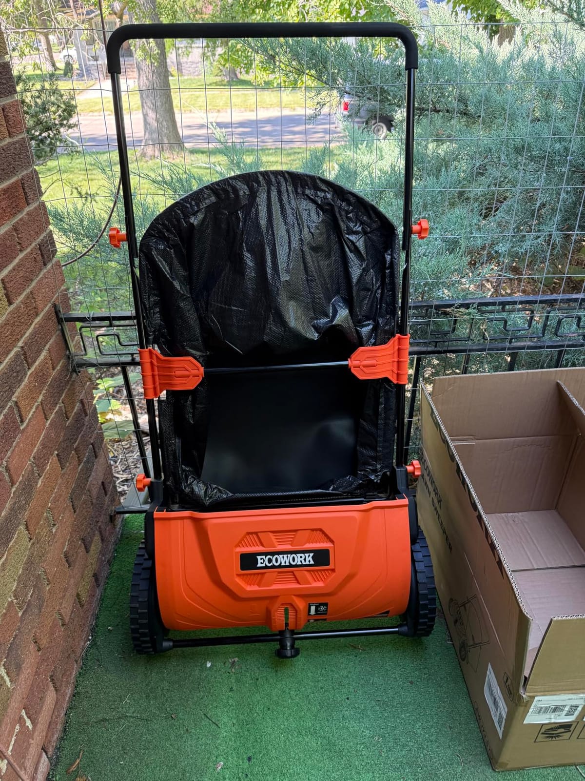 Push Lawn Sweeper 26 Inch with 4 cu. ft. Tear-Resistant Hopper Bag customer photo 2