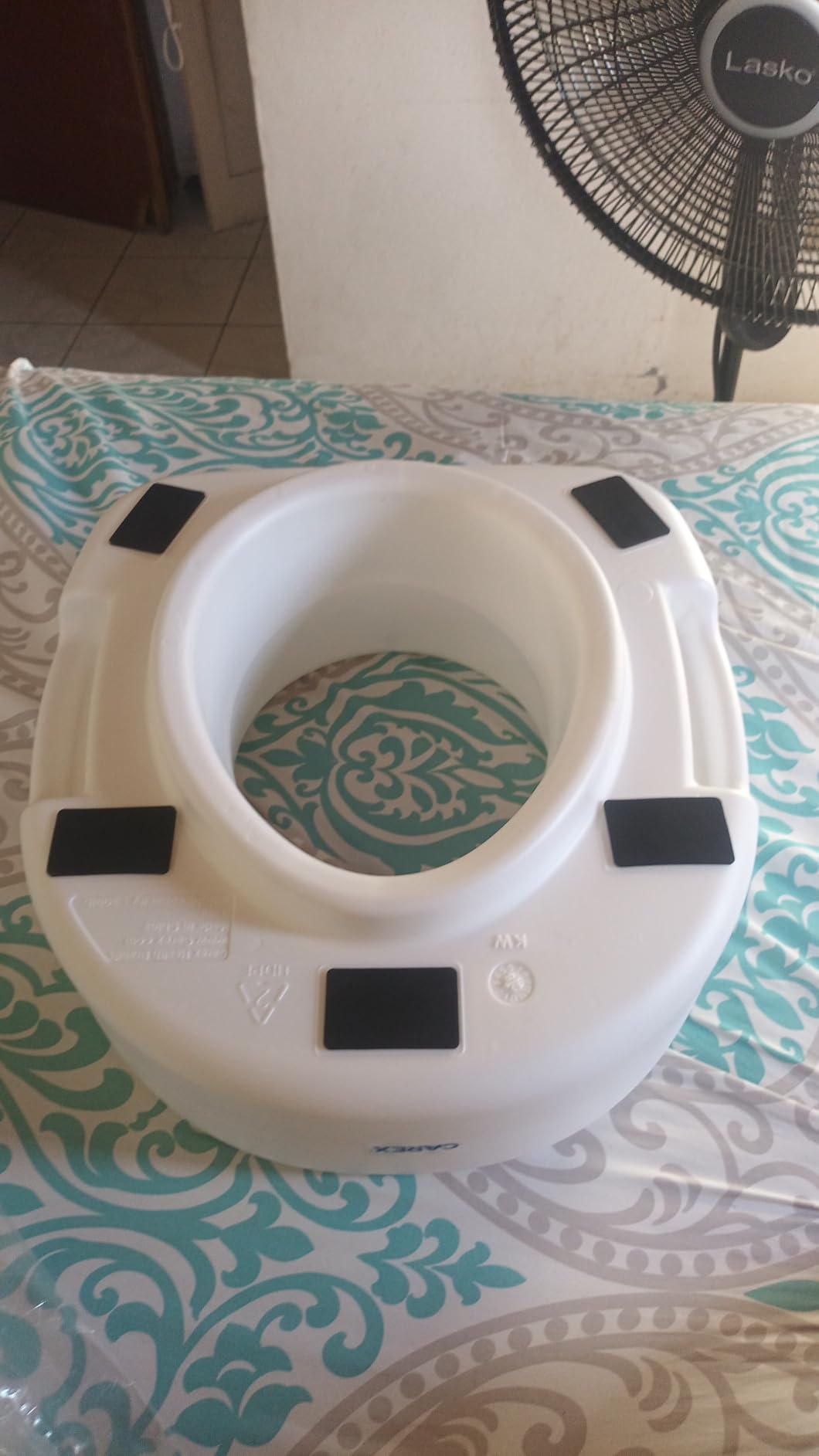 Carex Toilet Seat Riser, Adds 5 Inches of Height, Elevated and Raised Toilet Seat with 300 lbs Capacity, Standard Riser for Elderly and Handicap, Universal, Slip-Resistant, White customer photo 2