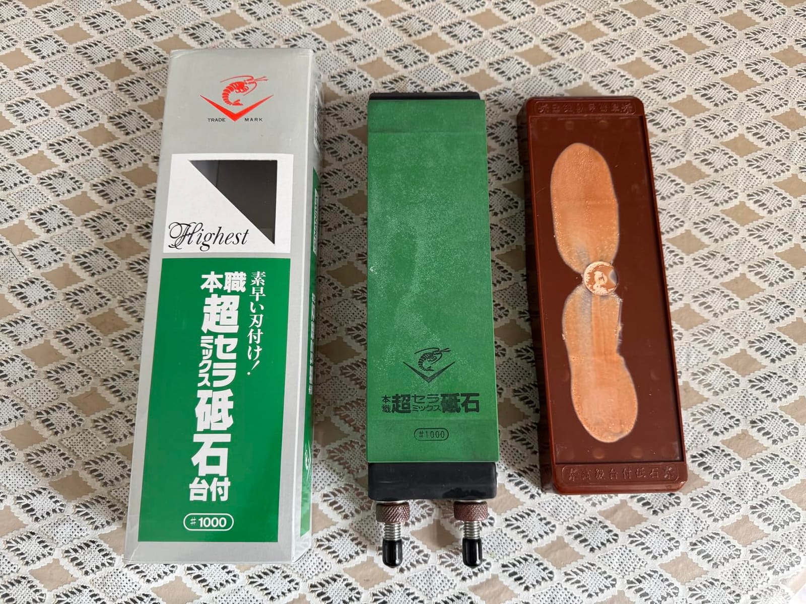 1,000 Grit Super Ceramic Water Stone with a Base (Japan Import) customer photo 2