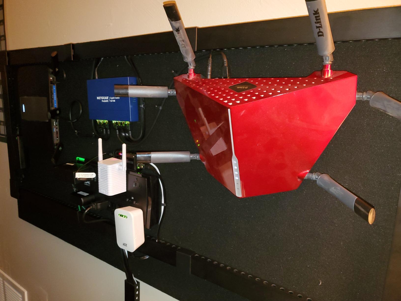 NETGEAR 8-Port Gigabit Ethernet Unmanaged Network Switch (GS108) customer photo 2