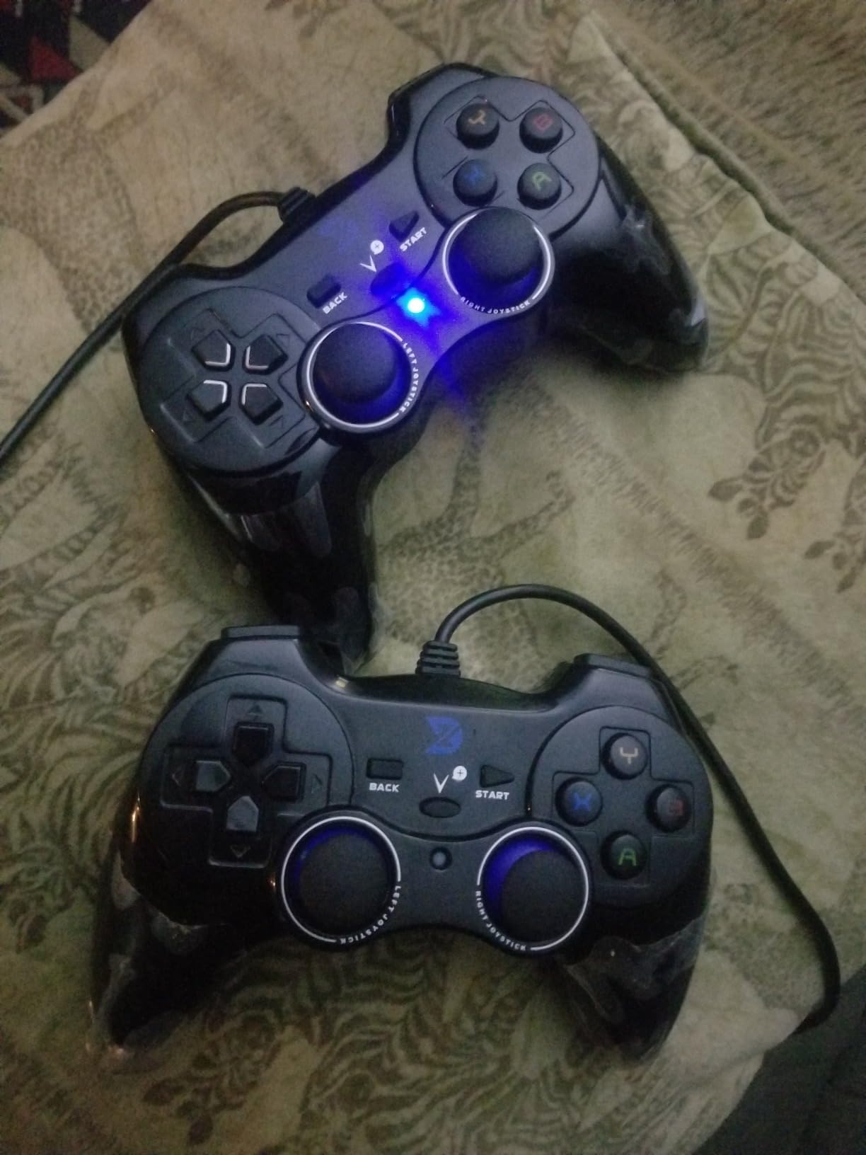 ZD-V+ USB Wired Gaming Controller Gamepad For PC/Laptop Computer(Windows XP/7/8/10/11) & PS3 & Android & Steam - [Black] customer photo 2