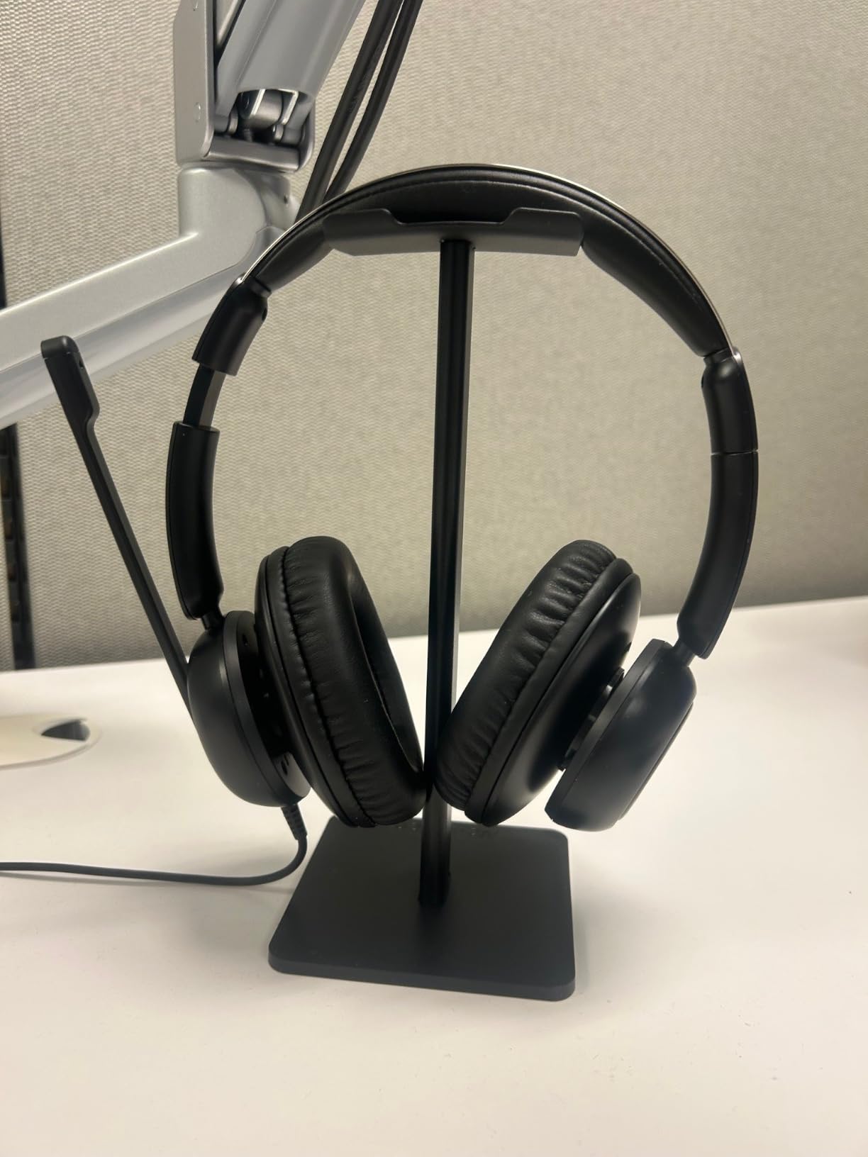New Bee Headphone Stand Headset Holder Earphone Stand customer photo 1
