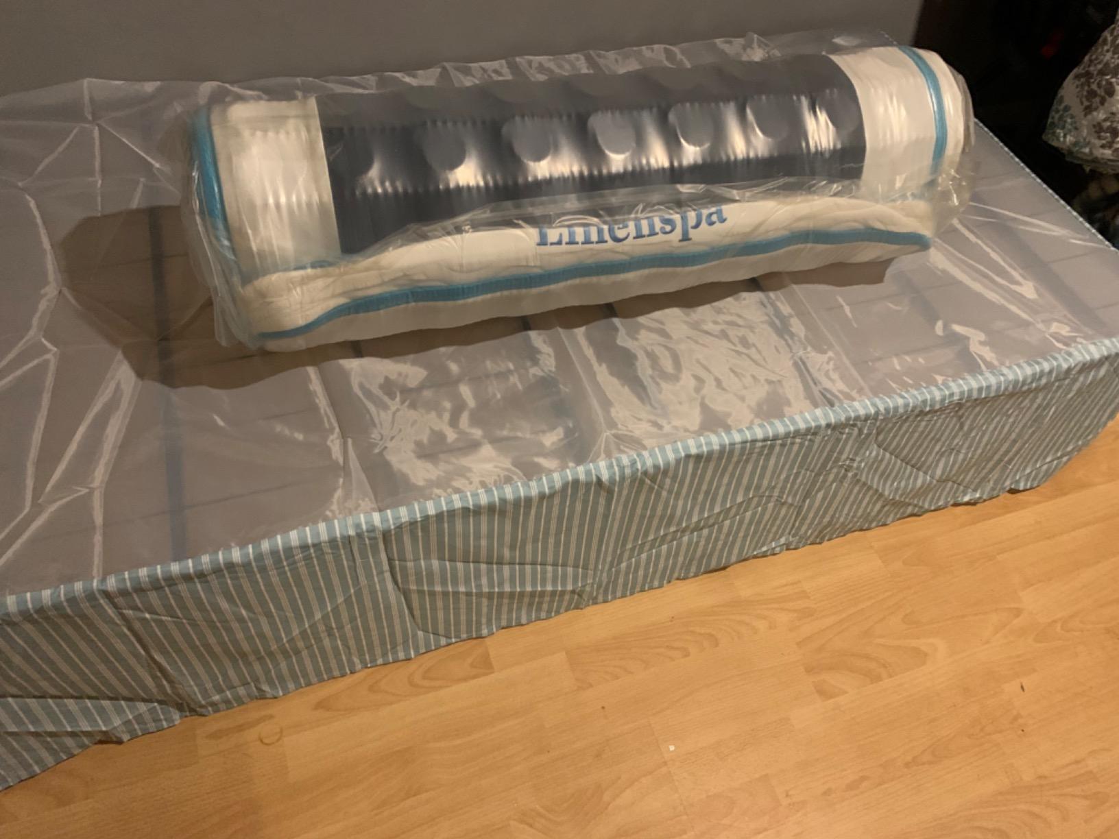Linenspa 8 Inch Hybrid Mattress - Medium Firm Feel - Queen - Bed in a Box customer photo 1