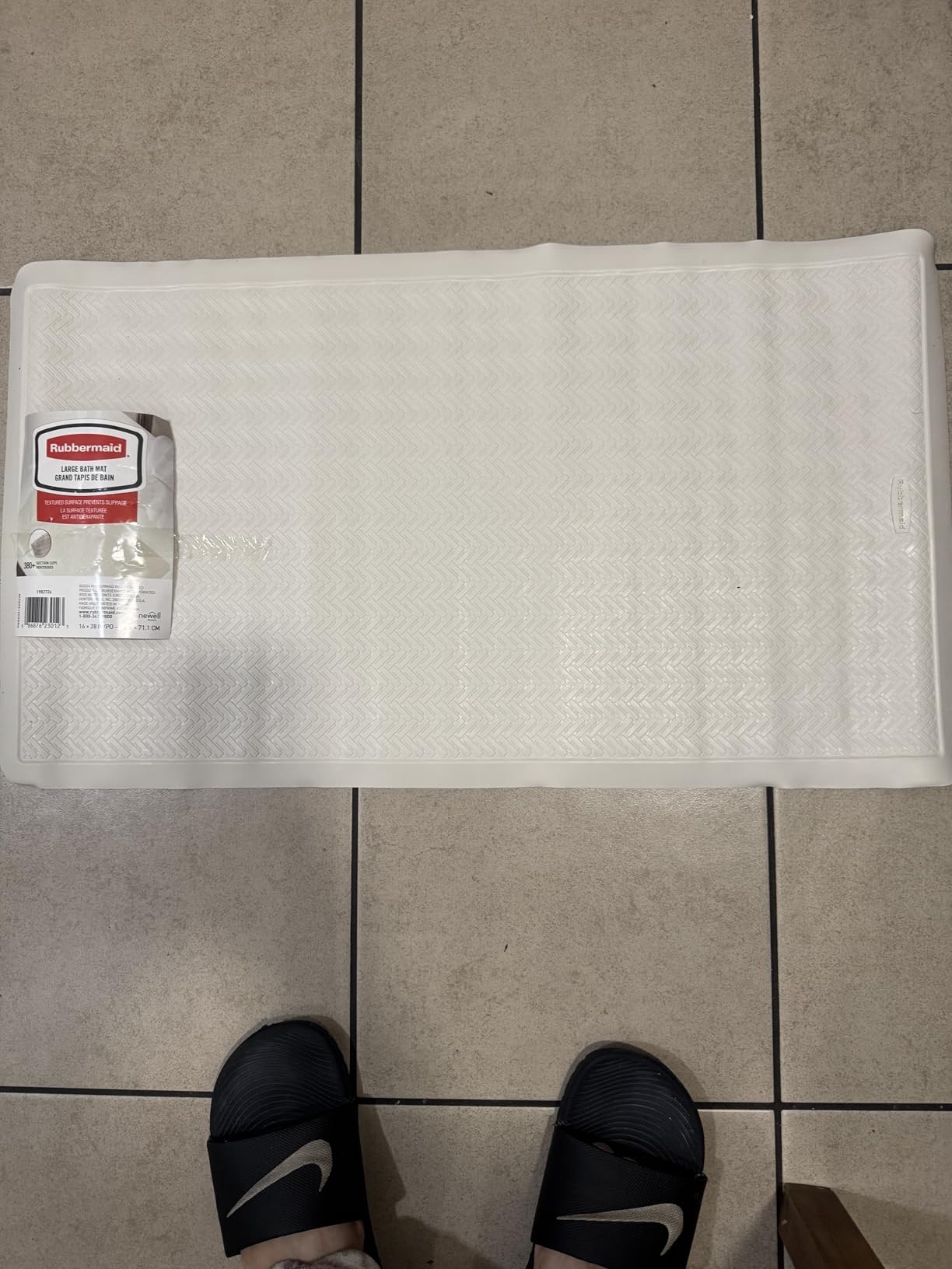 Rubbermaid Commercial Products Safti-Grip Bath Mat, Large, White, Suction-Backed, for Commercial/Residential Use for Home/Hotel/Shower/Bathtub customer photo 2