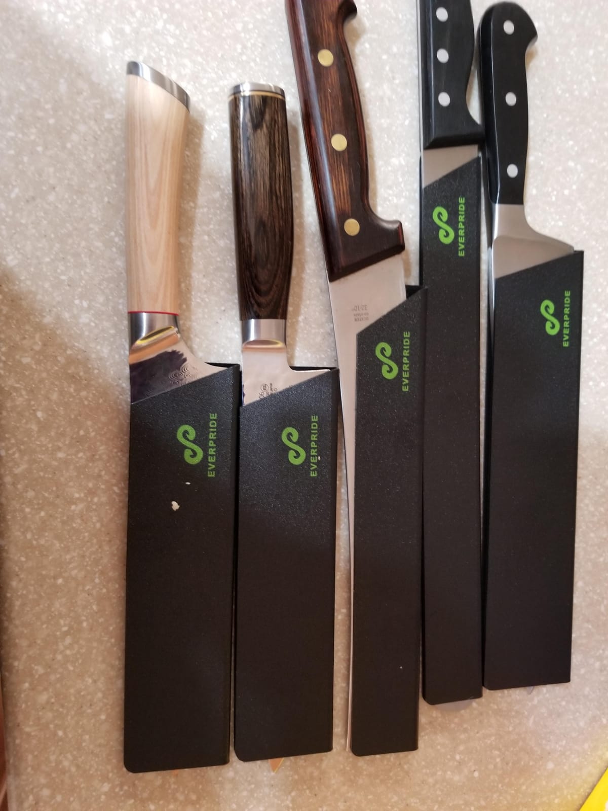 EVERPRIDE Chef Knife Sheath Set (6-Piece Set) Universal Blade Edge Cover Guards for Chef’s and Kitchen Knives – Durable, BPA-Free, Felt Lined, Sturdy ABS Plastic – Knives Not Included customer photo 2