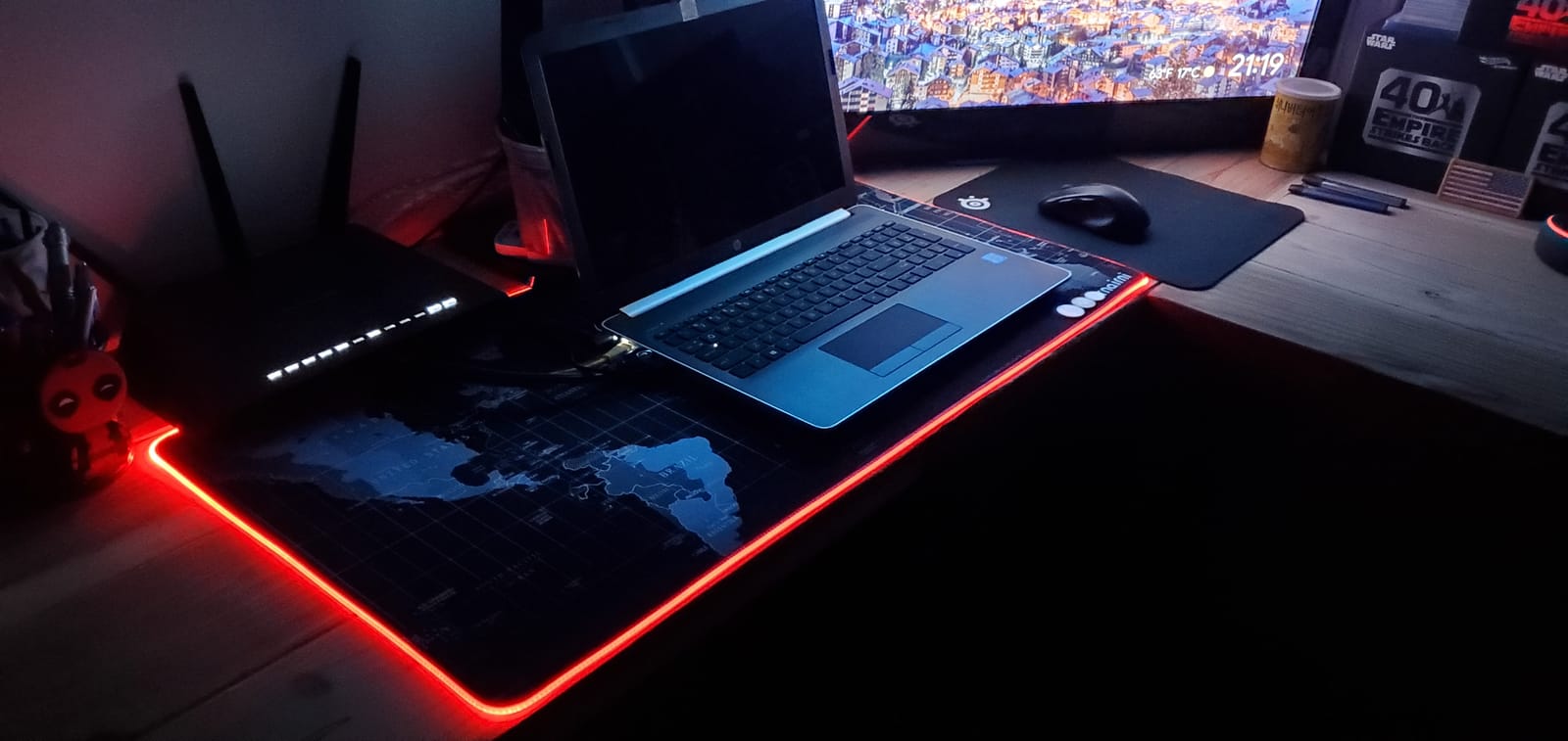 Extended RGB Gaming Mouse Pad, Extra Large Gaming Mouse Mat for Gamer, Waterproof Office Desktop Mat with 10 Lighting Mode, for PC Computer RGB Keyboard Mouse - 31.5'' x 15