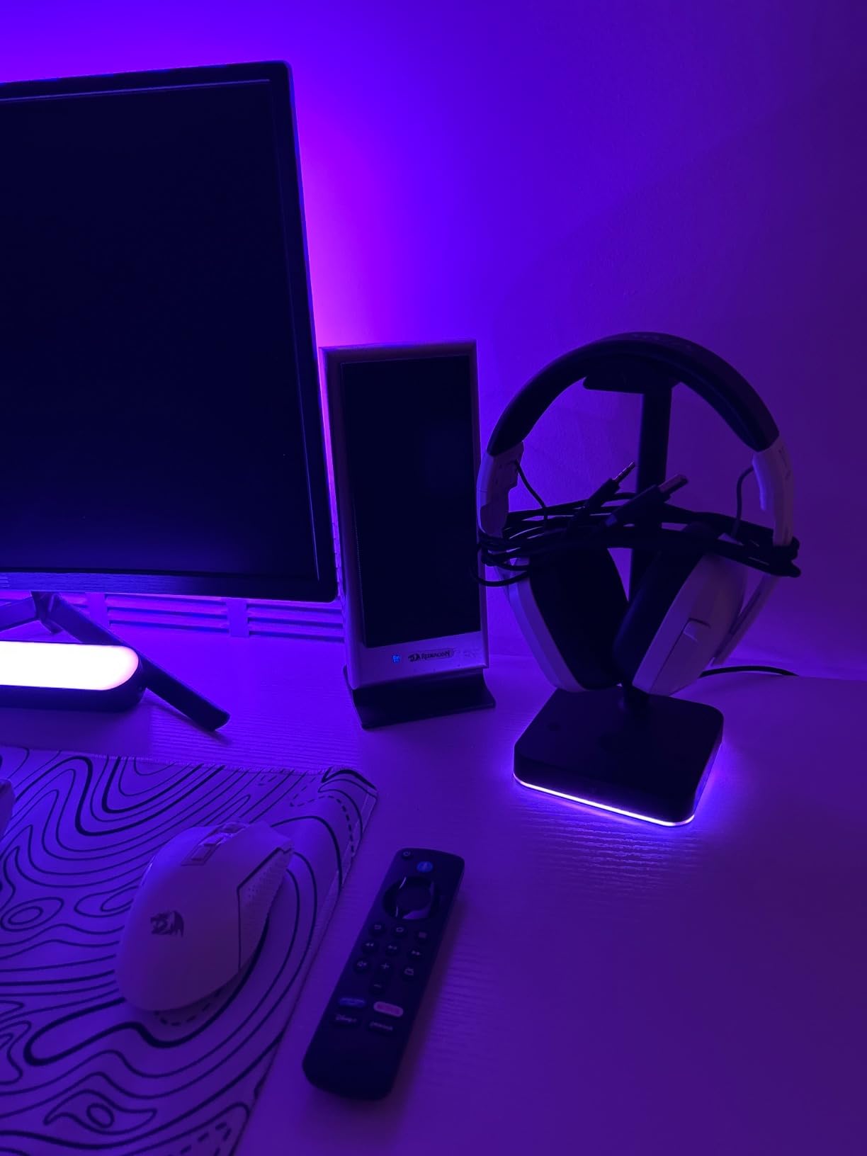 KAFRI RGB Headphone Stand with Wireless Charger Desk Gaming Headset Holder Hanger Rack with 10W/7.5W Fast Charge QI Wireless Charging Pad - Suitable for Gamer Desktop Table Game Earphone Accessories customer photo 1