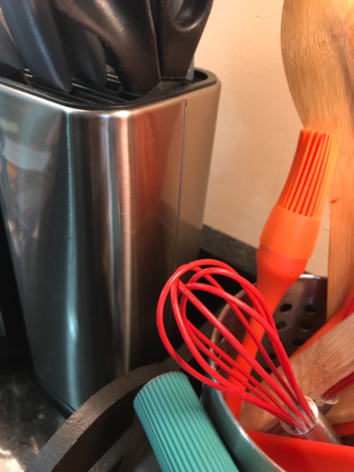 Laxinis World Universal Knife Block, Stainless-Steel Modern Rectangular Design with Scissors-Slot, Knife Holder Counter-top Storage, Holds 12 8”-Blade Knives, 9.1” by 4”(knives not included) customer photo 1
