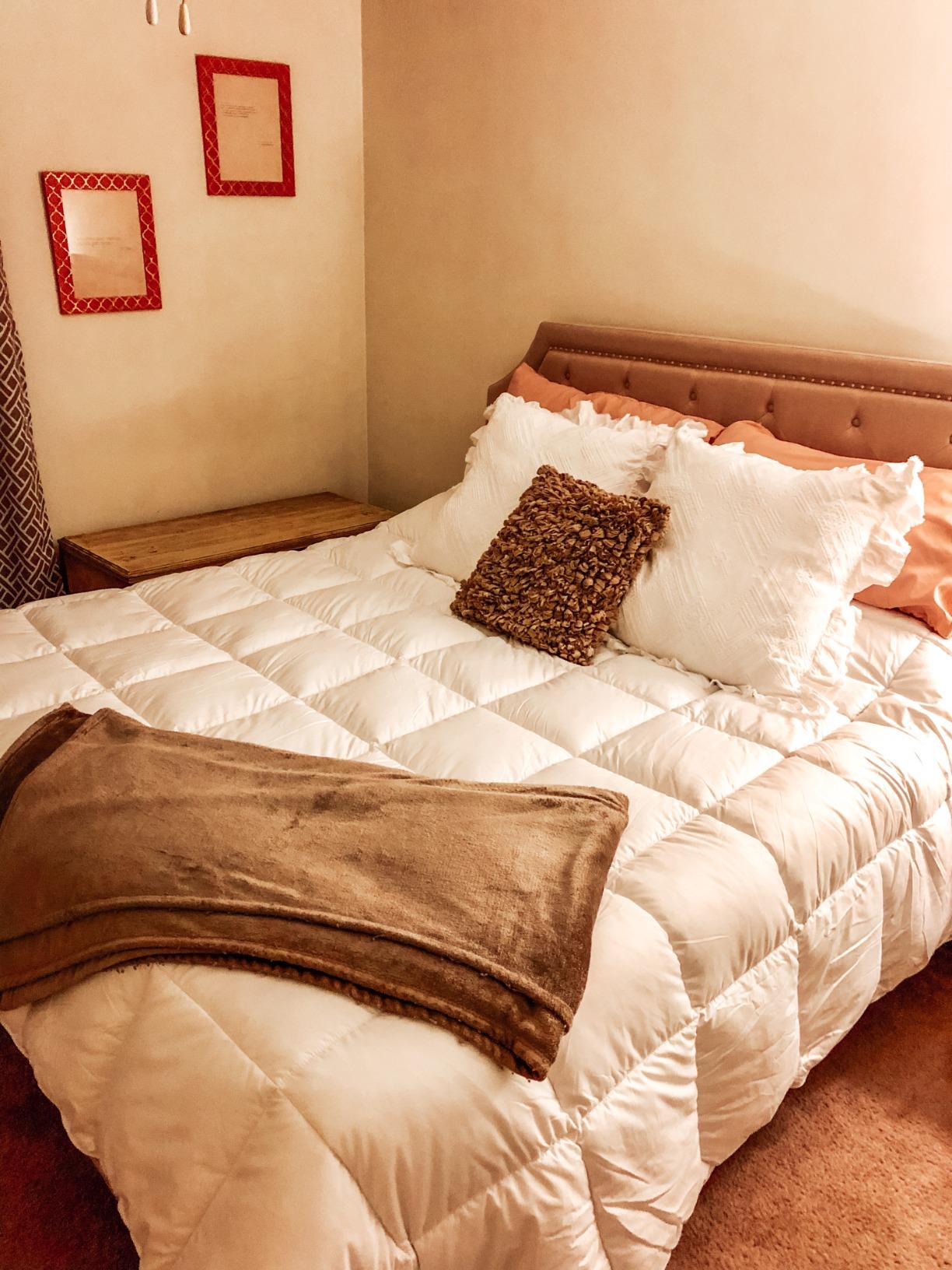 Layla 10” Copper Infused Memory Foam Mattress, Cooler and More Comfortable Sleeping, Flippable One Side Soft - Other Side Medium Firm, 2 Free Memory Foam Pillows (Cal King) 120 Night Trial Period. customer photo 2