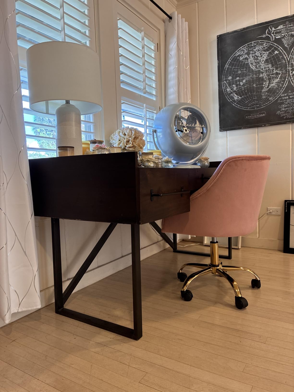 MOJAY Velvet Home Office Desk Chair, Vanity Chair with Wheels Pretty Fancy Gold 360°Swivel Height Adjustable Office Chairs for Girls Home Offices, Bedrooms, Living Room (Pink) customer photo 1