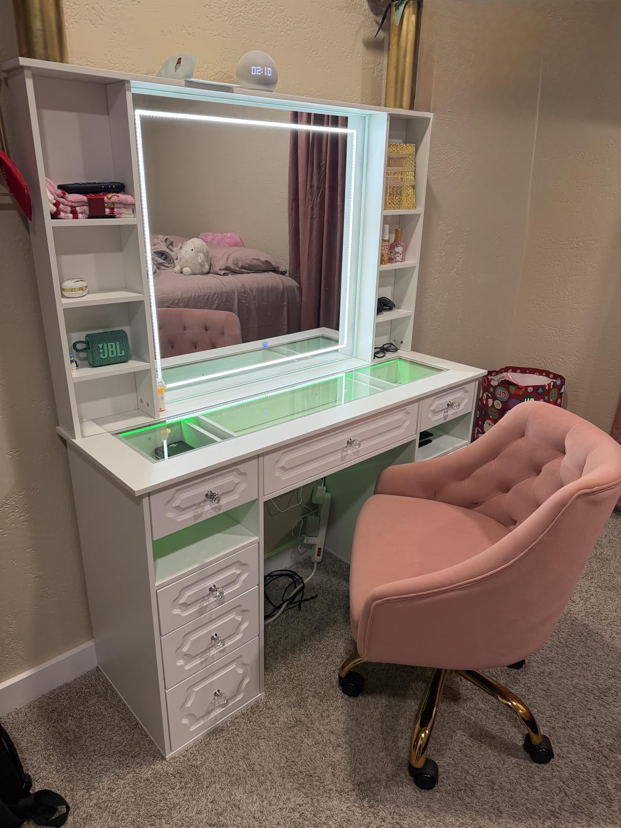 MOJAY Velvet Home Office Desk Chair, Vanity Chair with Wheels Pretty Fancy Gold 360°Swivel Height Adjustable Office Chairs for Girls Home Offices, Bedrooms, Living Room (Pink) customer photo 2