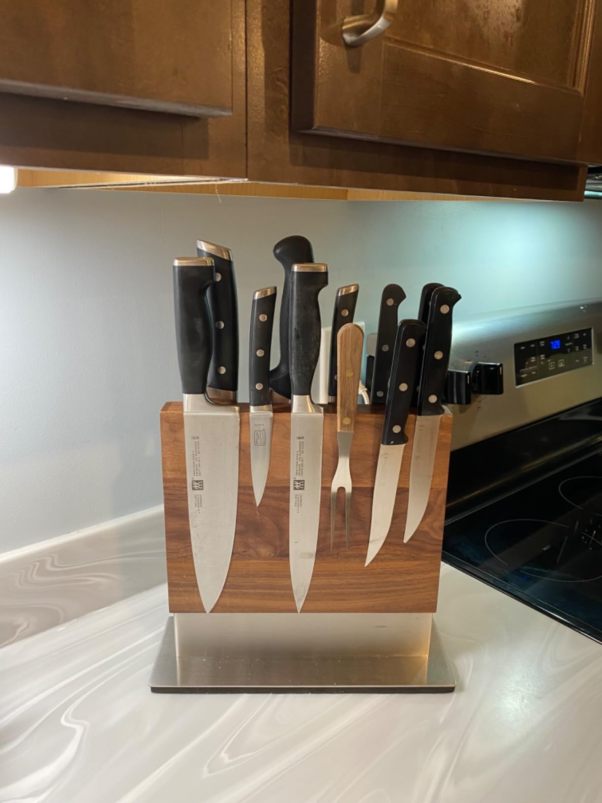 Coninx Magnetic Knife Holder with display stand, Double Sided Strong Magnetic Knife block for Kitchen counter top, Universal empty storage Organizer Block (Walnut Wood) customer photo 1