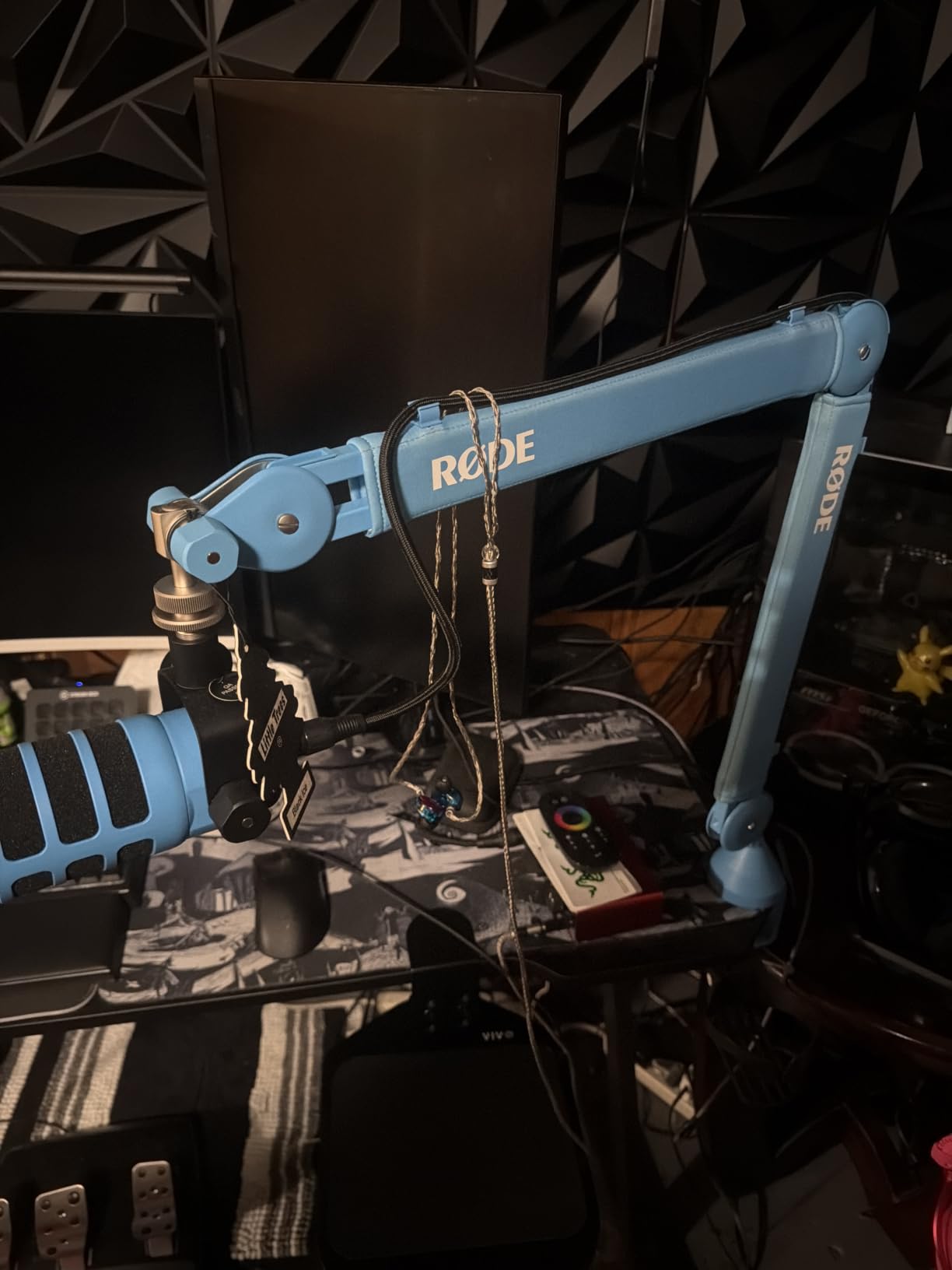 RØDE PSA1+ Professional Studio Boom Arm with Spring Damping, Black customer photo 1